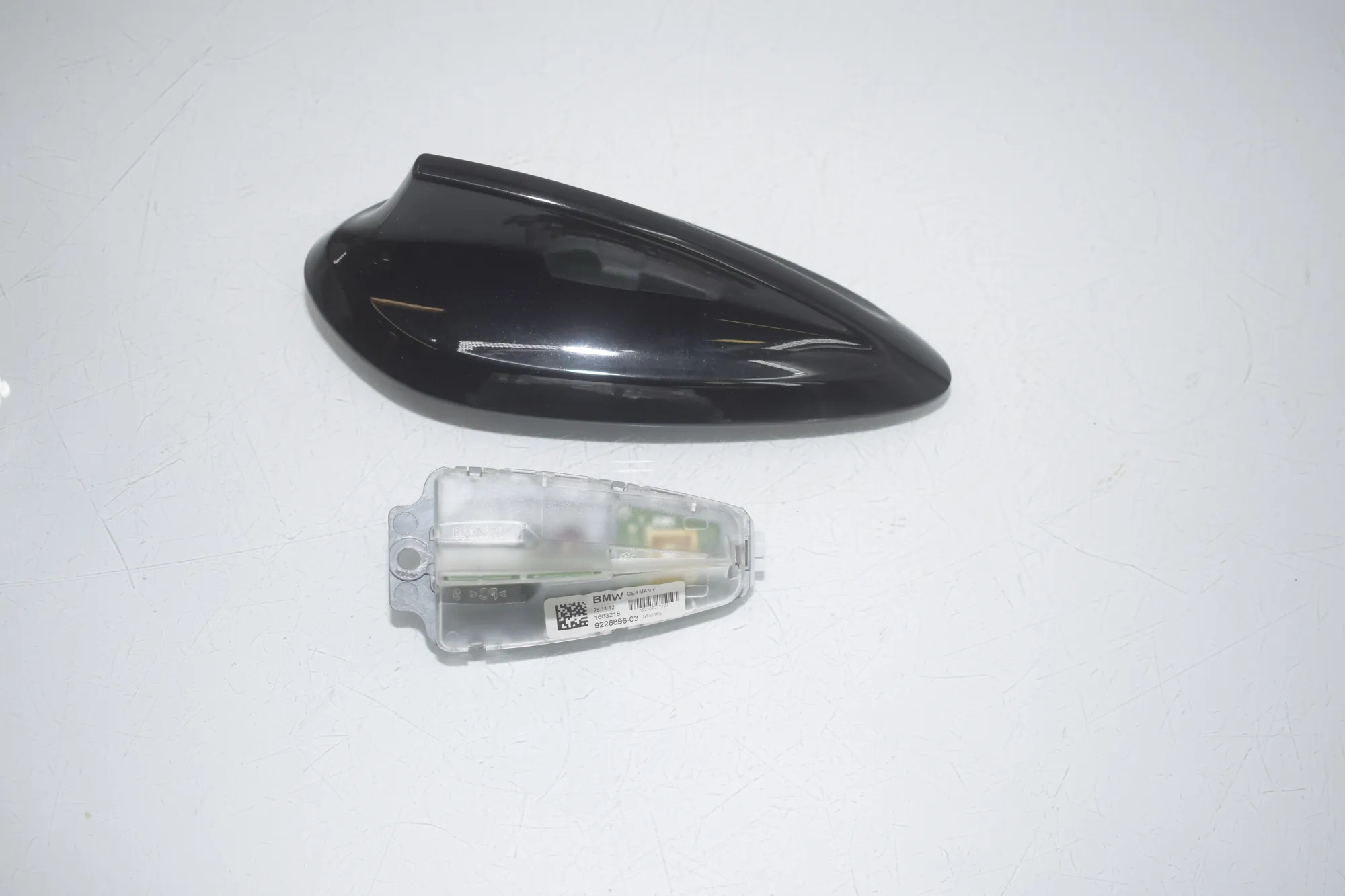 Antenna Trim – OEM 9240968 · BMW 3 (F30, F80) 320 i 2012 – 2