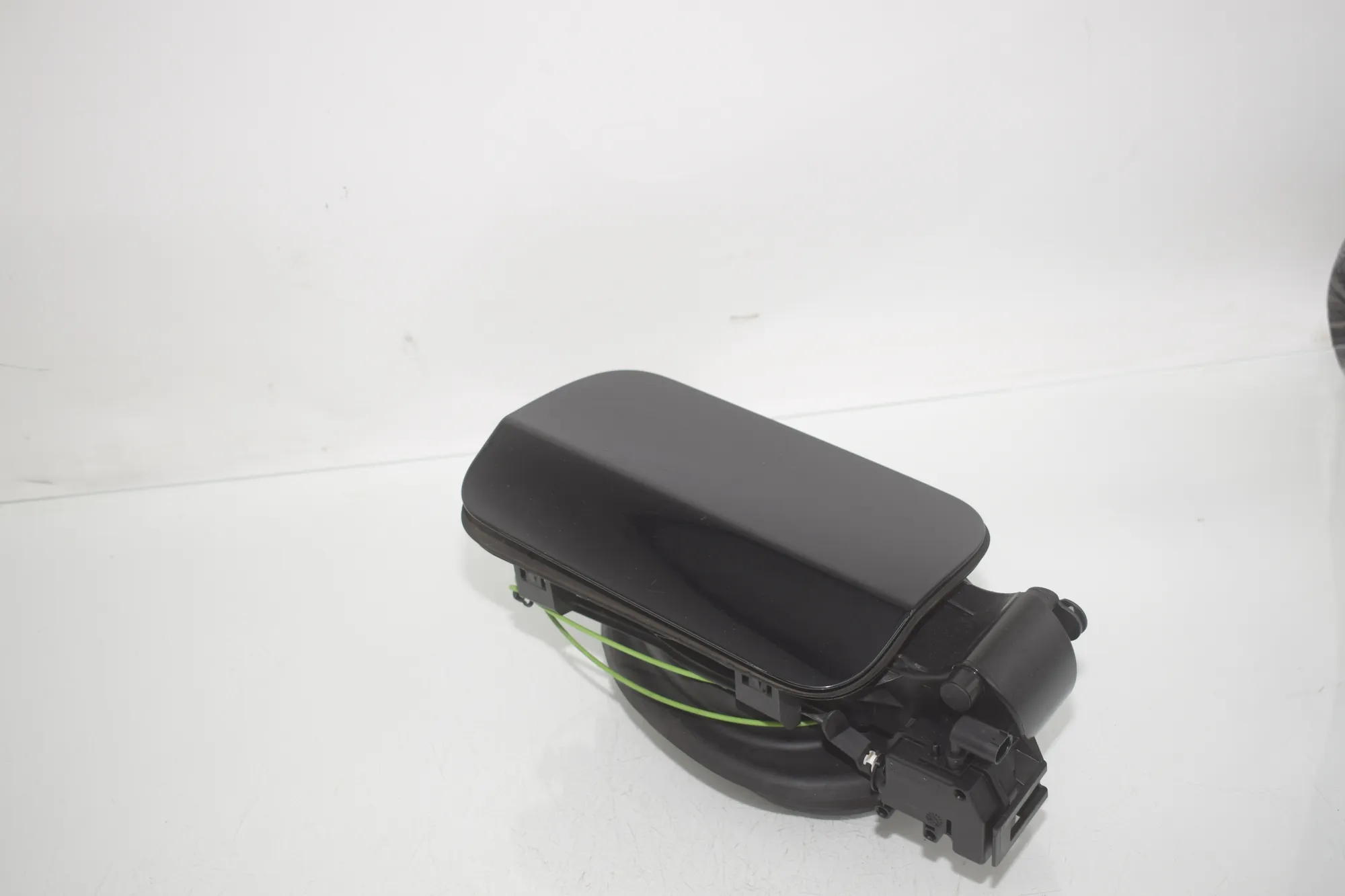 Fuel Tank Flap Cap – OEM 7238100 · BMW 3 (F30, F80) 320 i 2012 – 3