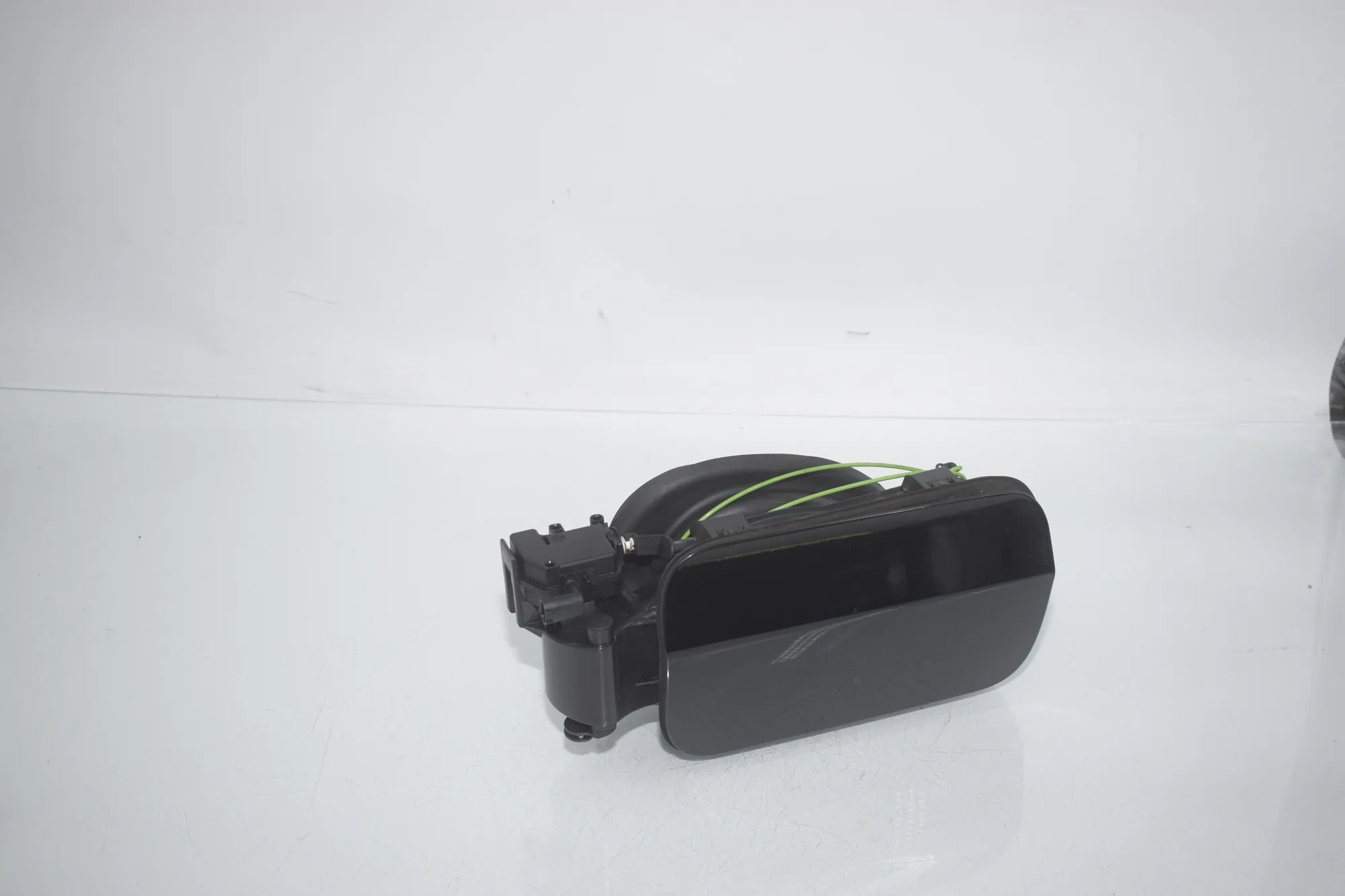 Fuel Tank Flap Cap – OEM 7238100 · BMW 3 (F30, F80) 320 i 2012