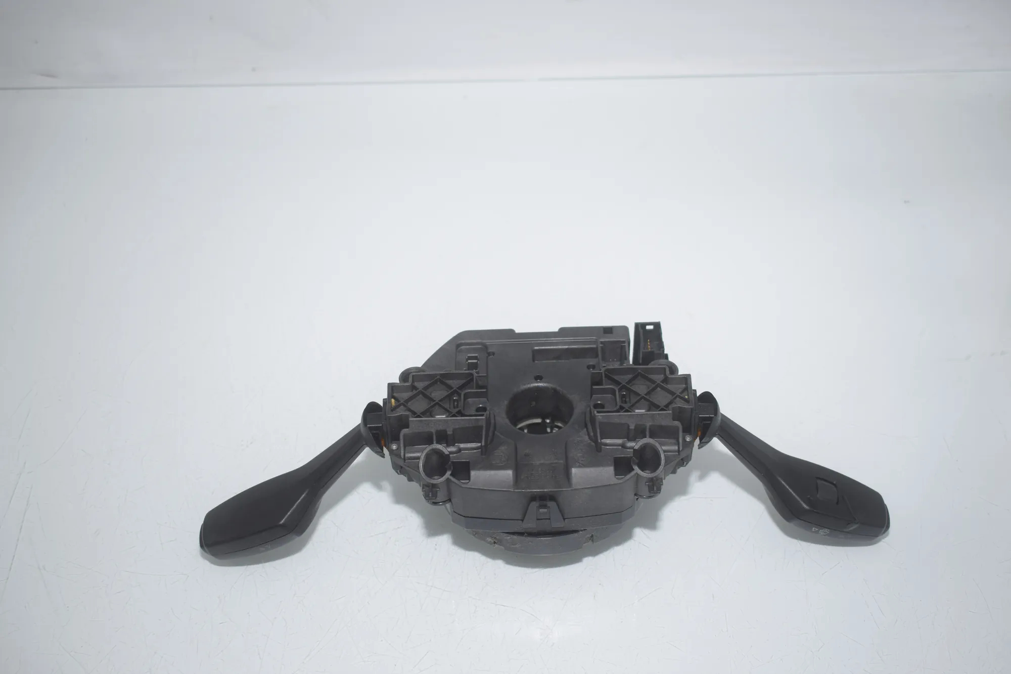 Indicator Wiper Stalk Switch – OEM 9253745 · BMW 3 (F30, F80) BMW 3 (F30, F80) 320 i 2012 – 3