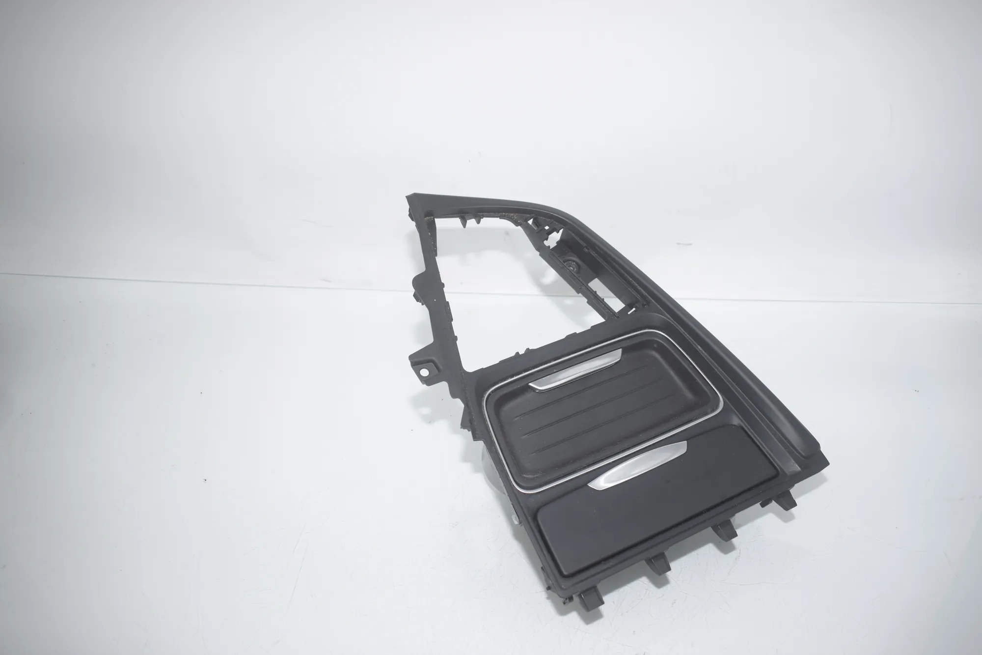 Cup Holder – OEM 82197007 · BMW 3 (F30, F80) 320 i 2012 – 2