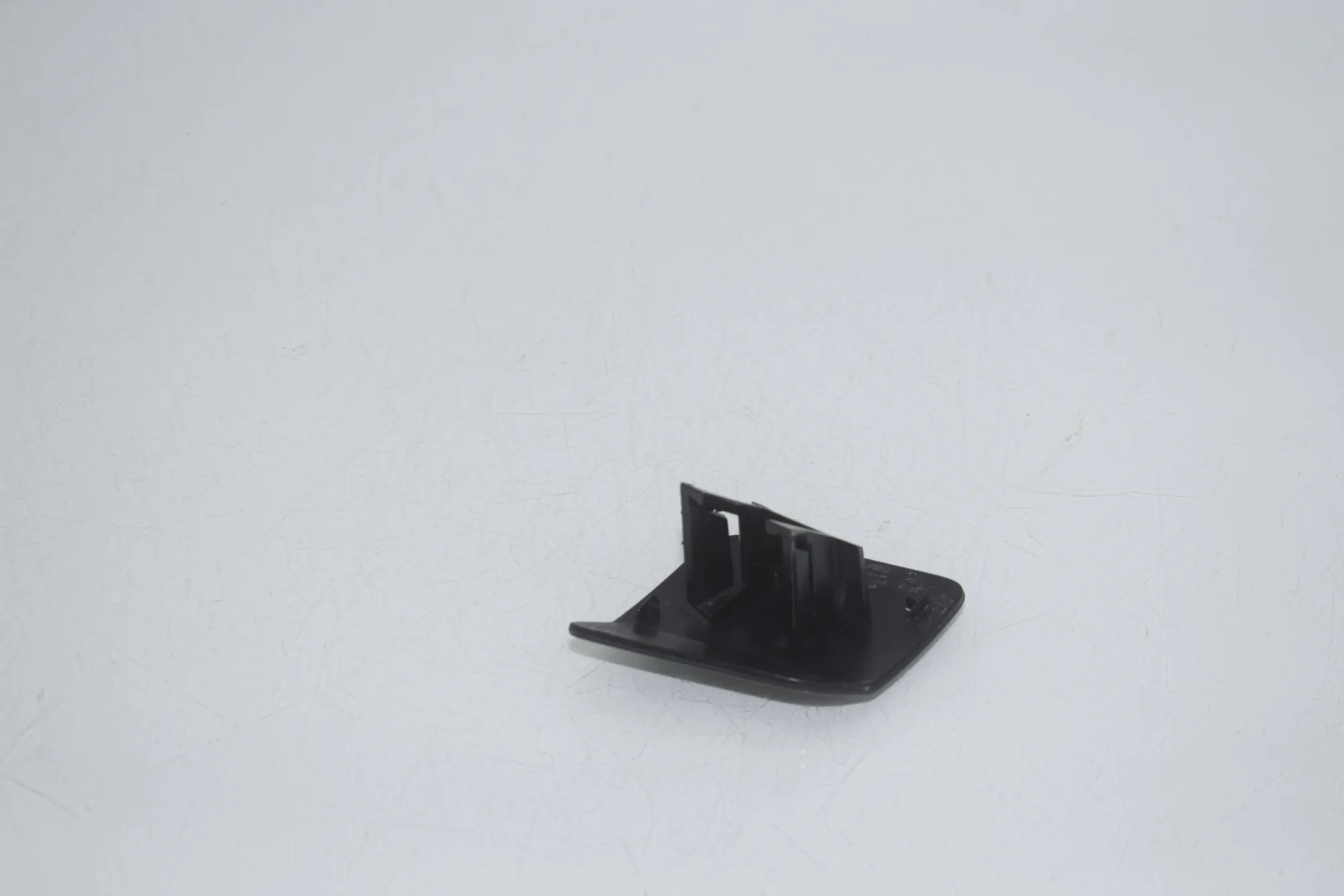 Right Side Headlight Washer Cover Cap – OEM 8056304 · BMW X5 (F15, F85) M 2018 – 3