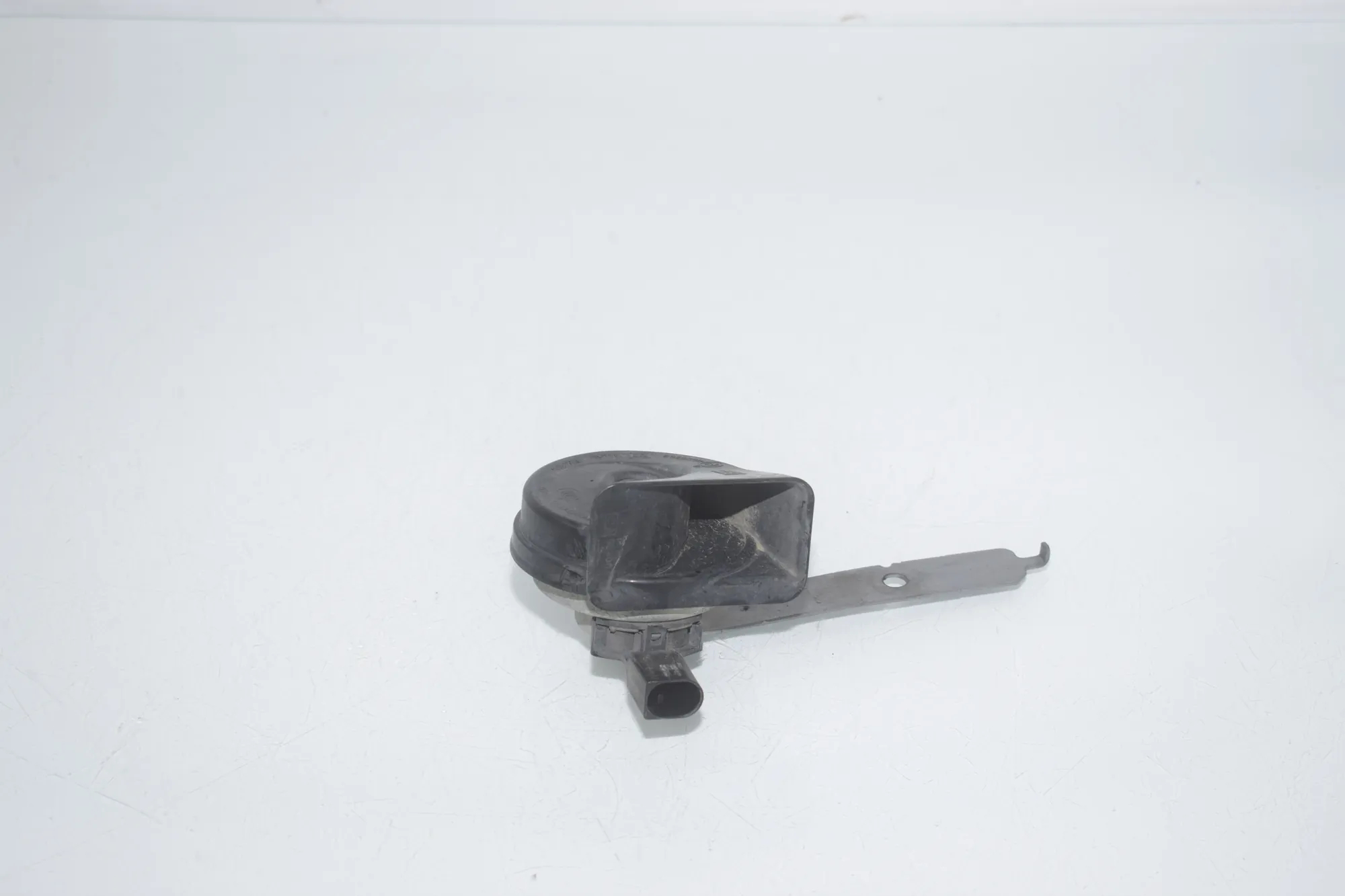 Horn Signal – OEM 7353193 · BMW X5 (F15, F85) M 2018 – 3