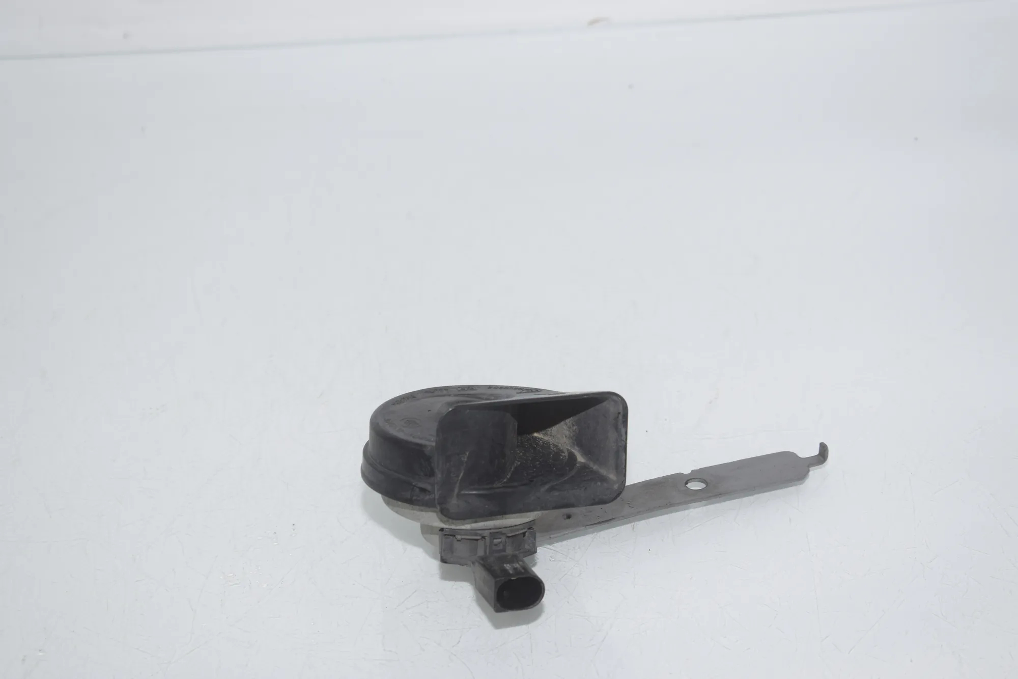 Horn Signal – OEM 7353193 · BMW X5 (F15, F85) M 2018 – 2