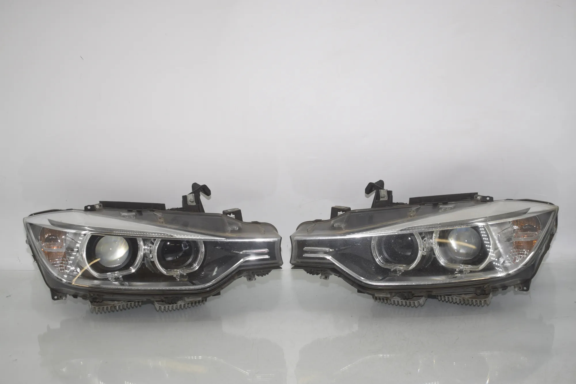 Front – OEM 8672104 · BMW 3 (F30, F80) 320 i 2012 – 15