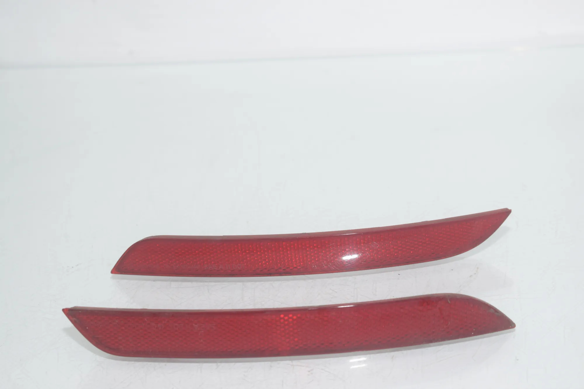 Rear Left Bumper Reflector – OEM 7301187 · BMW 3 (F30, F80) 320 i 2012 – 2