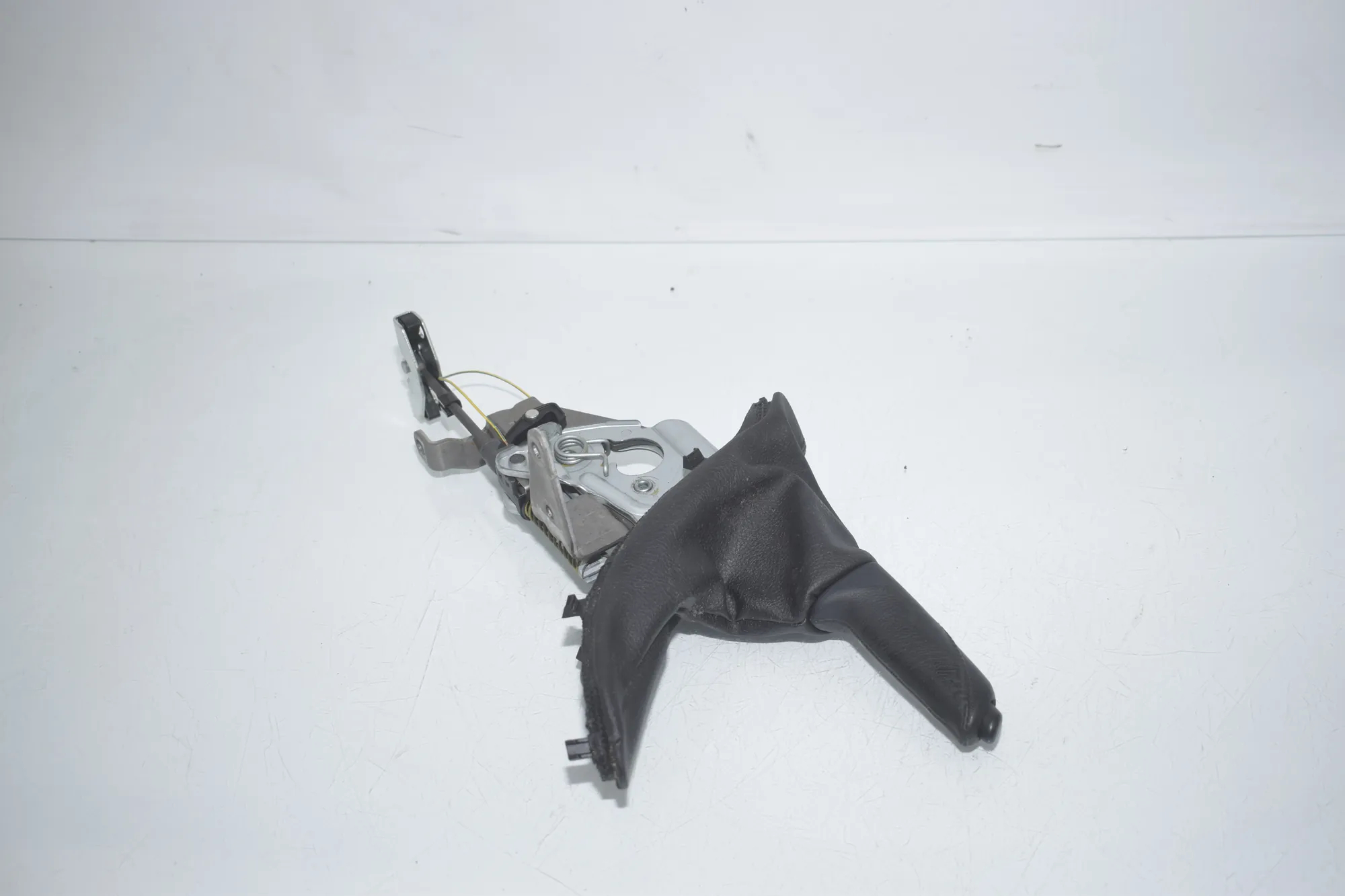 Parking Brake Mechanism – OEM 6876774 · BMW 3 (F30, F80) 320 i 2012 – 3