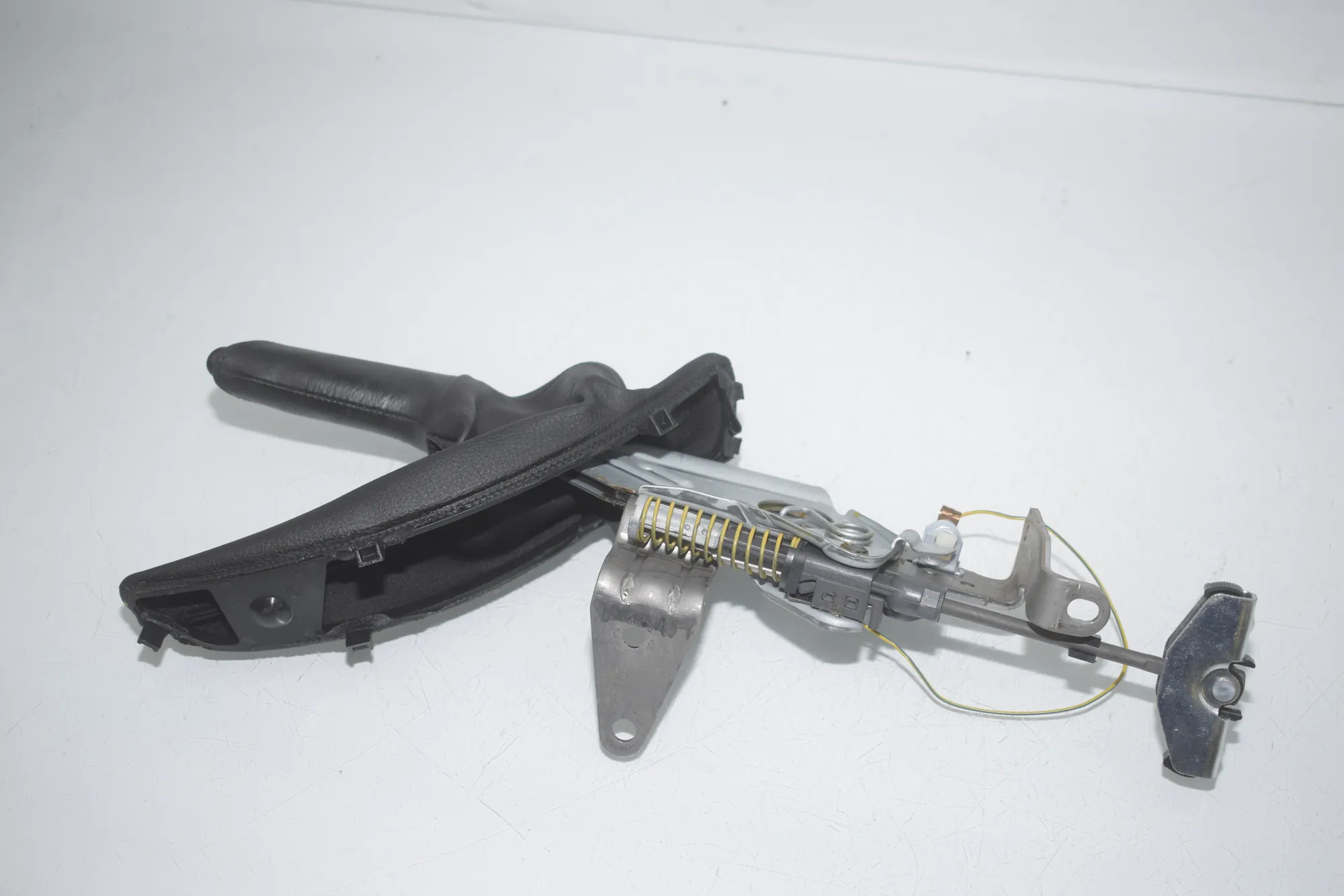Parking Brake Mechanism – OEM 6876774 · BMW 3 (F30, F80) 320 i 2012 – 4