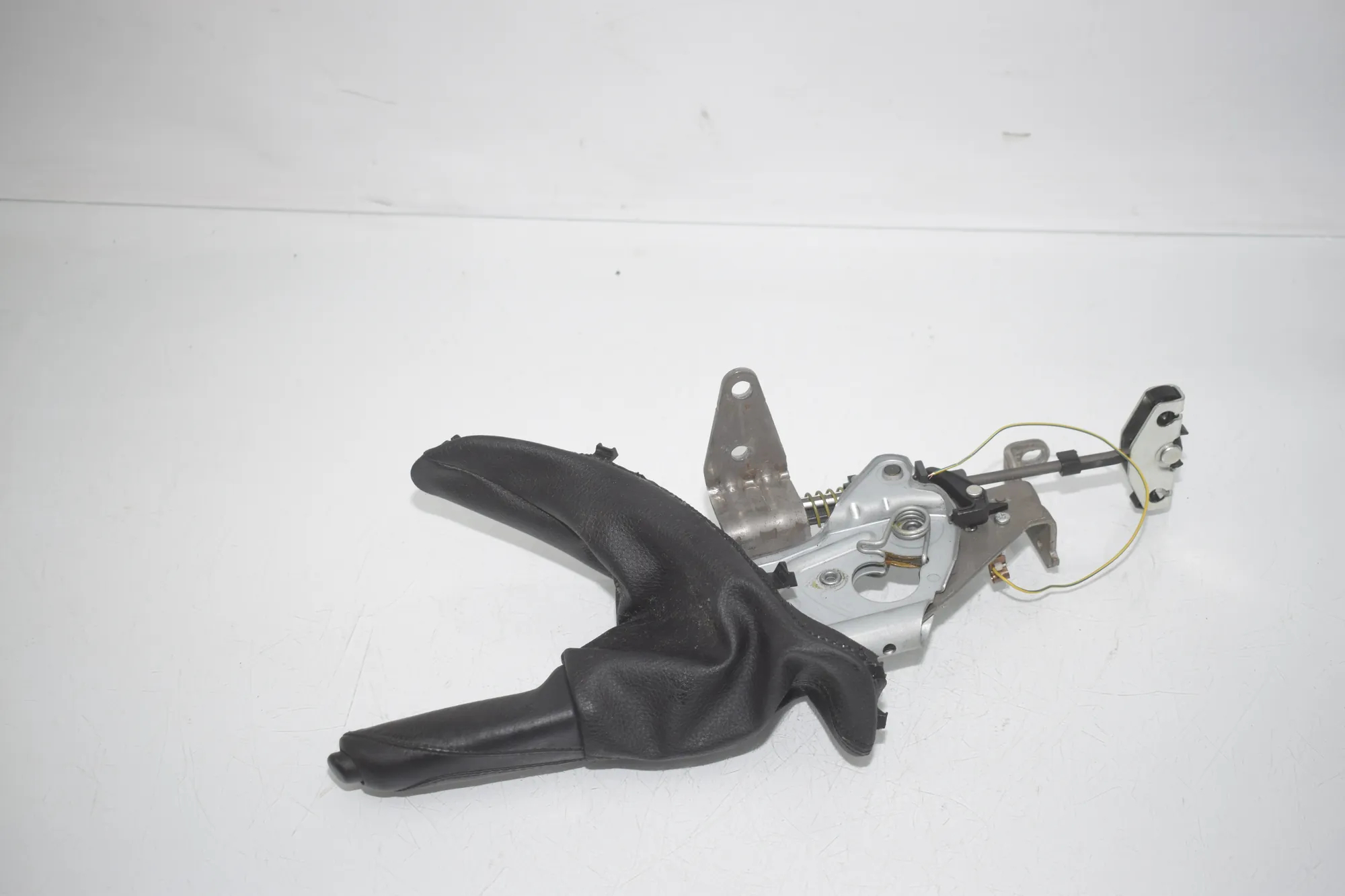 Parking Brake Mechanism – OEM 6876774 · BMW 3 (F30, F80) 320 i 2012 – 2