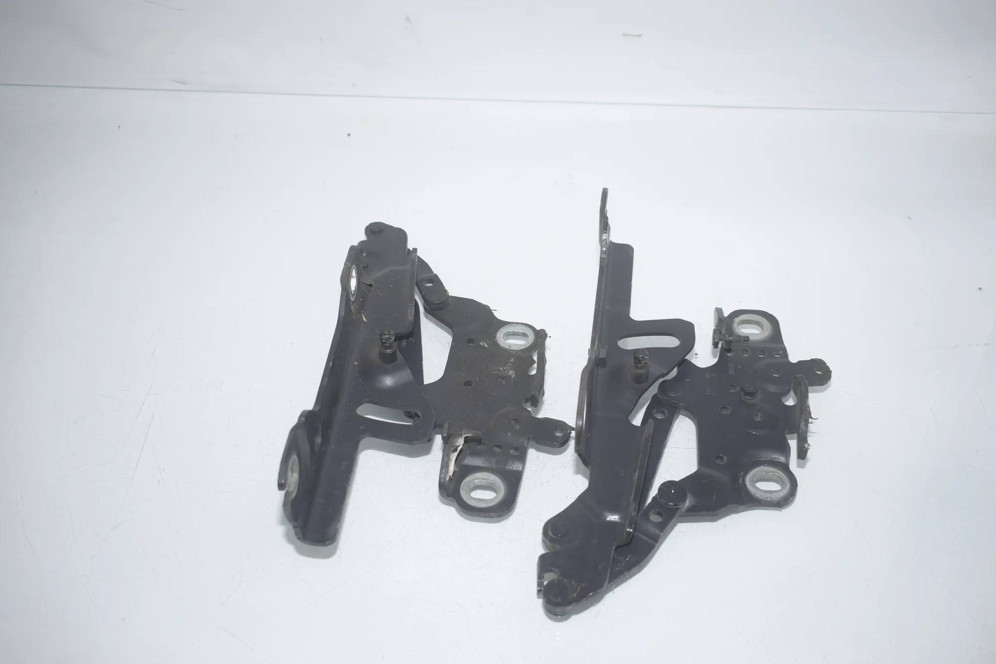 Bonnet Hood Hinge Set – OEM 7336700 · BMW 3 (F30, F80) 320 i 2012