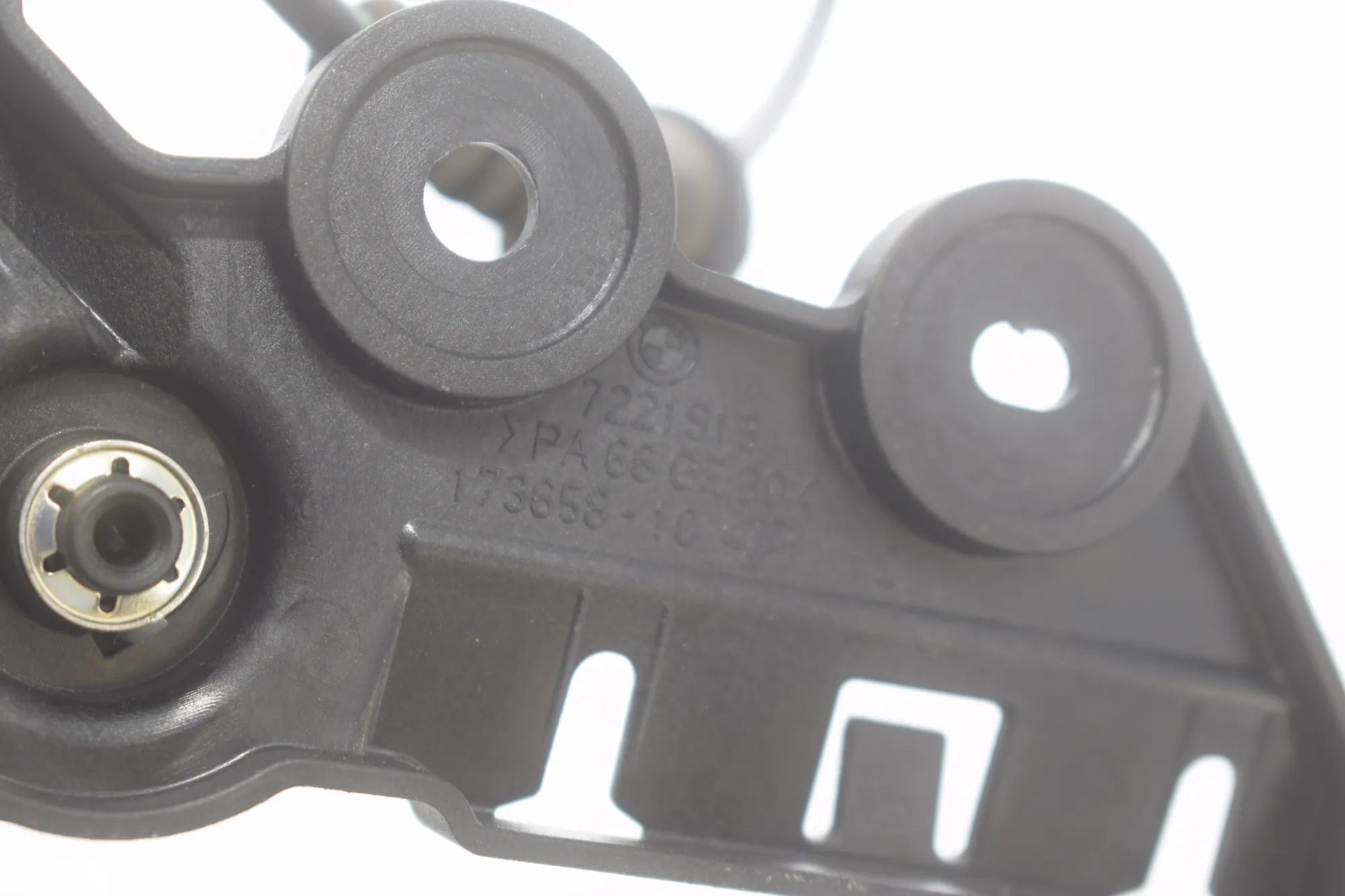 Bonnet Lock Cable – OEM 7313782 · BMW 3 (F30, F80) 320 i 2012 – 5