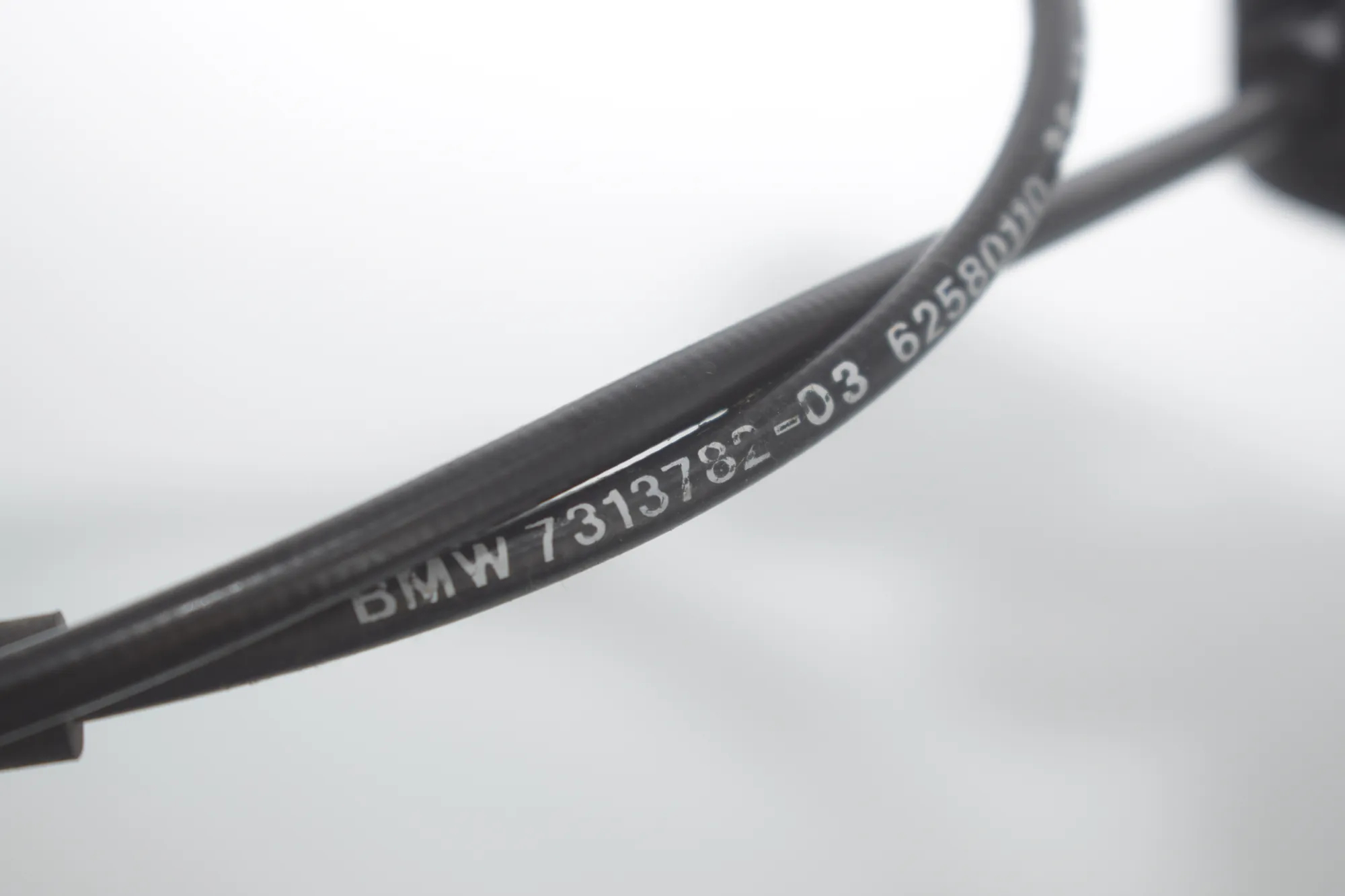 Bonnet Lock Cable – OEM 7313782 · BMW 3 (F30, F80) 320 i 2012 – 4