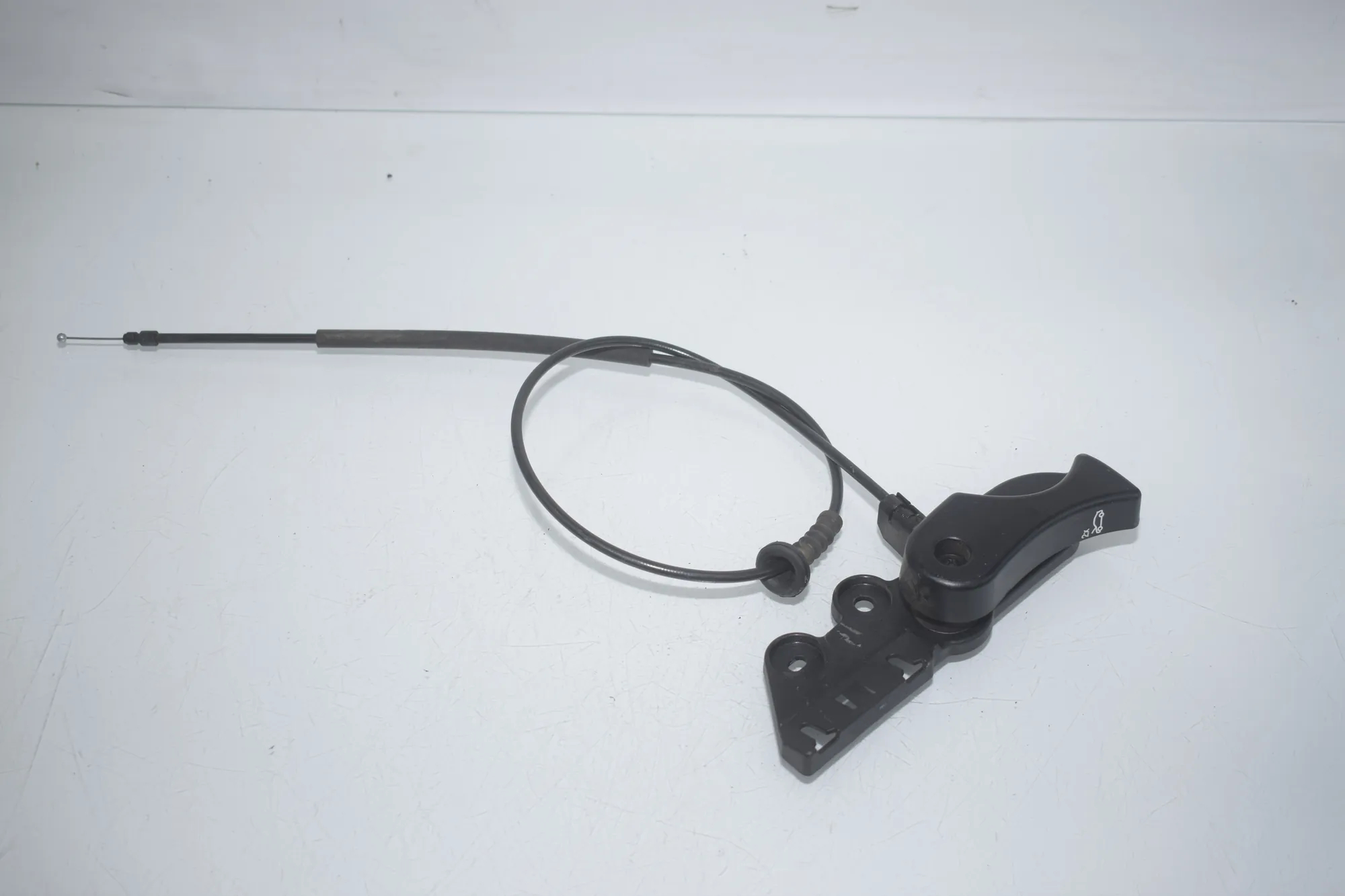 Bonnet Lock Cable – OEM 7313782 · BMW 3 (F30, F80) 320 i 2012