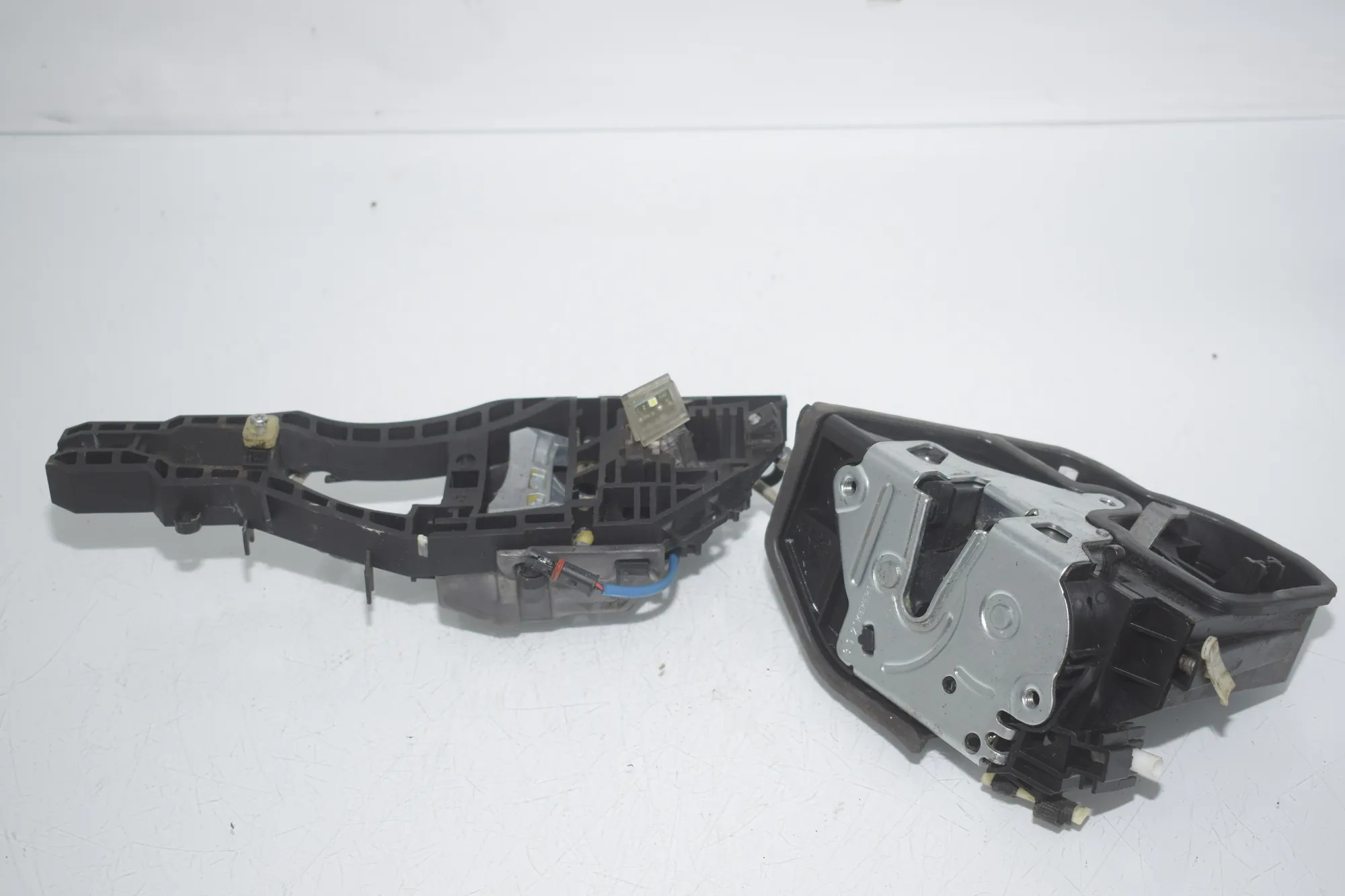Rear Left Door Lock – OEM 7332267 · BMW 3 (F30, F80) 320 i 2012 – 2