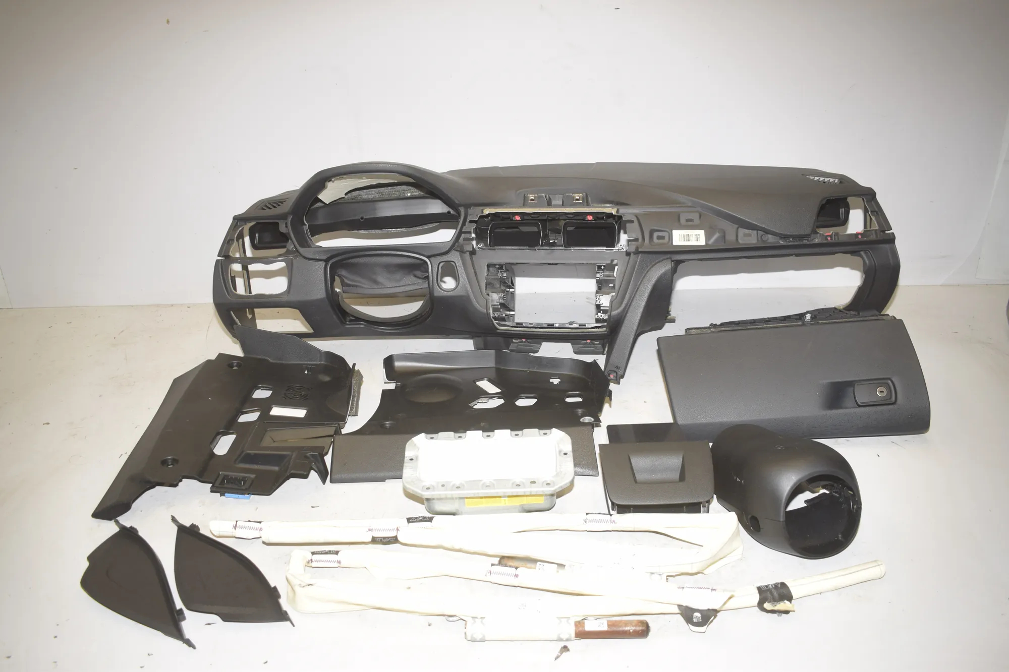Dashboard – OEM 9247992 · BMW 3 (F30, F80) 320 i 2012 – 3