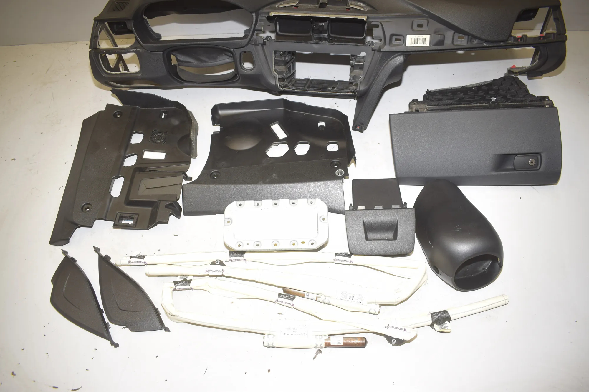 Dashboard – OEM 9247992 · BMW 3 (F30, F80) 320 i 2012 – 4