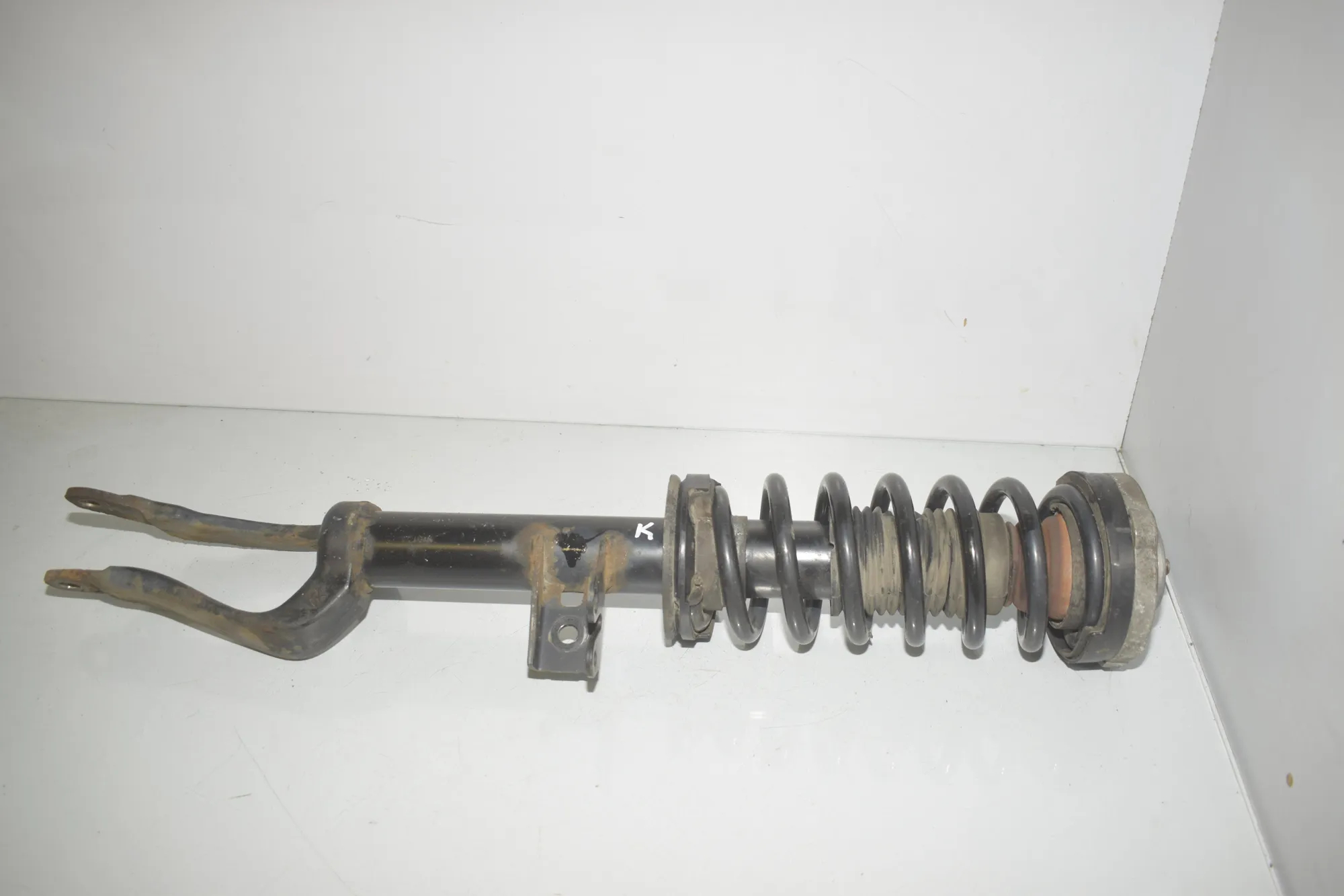 Front Right Shock Absorber – OEM 6783976 · BMW 5 Touring (F11) 530 d xDrive 2013