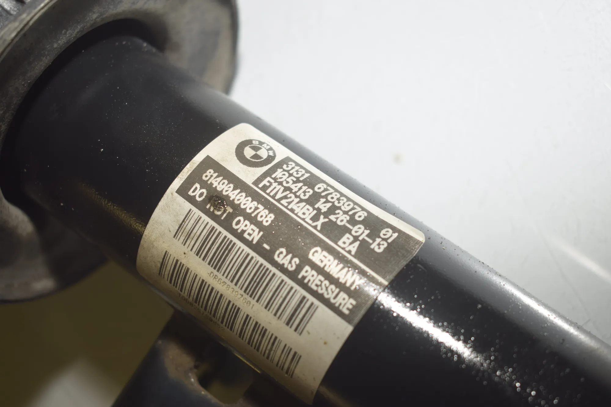 Front Right Shock Absorber – OEM 6783976 · BMW 5 Touring (F11) 530 d xDrive 2013 – 4