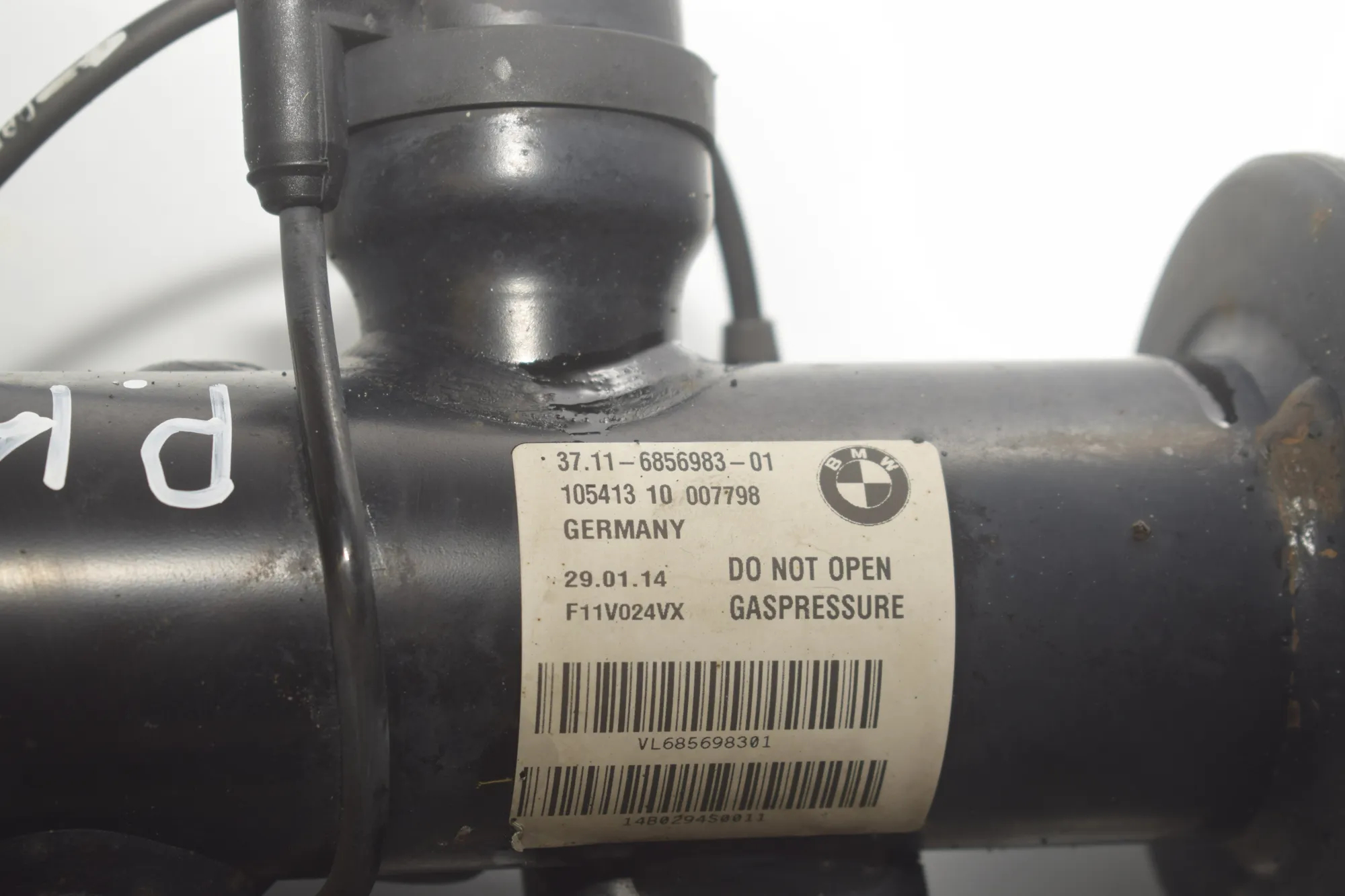 Front Left Shock Absorber – OEM 6856983 · BMW 5 Touring (F11) M 550 d xDrive 2014 – 5
