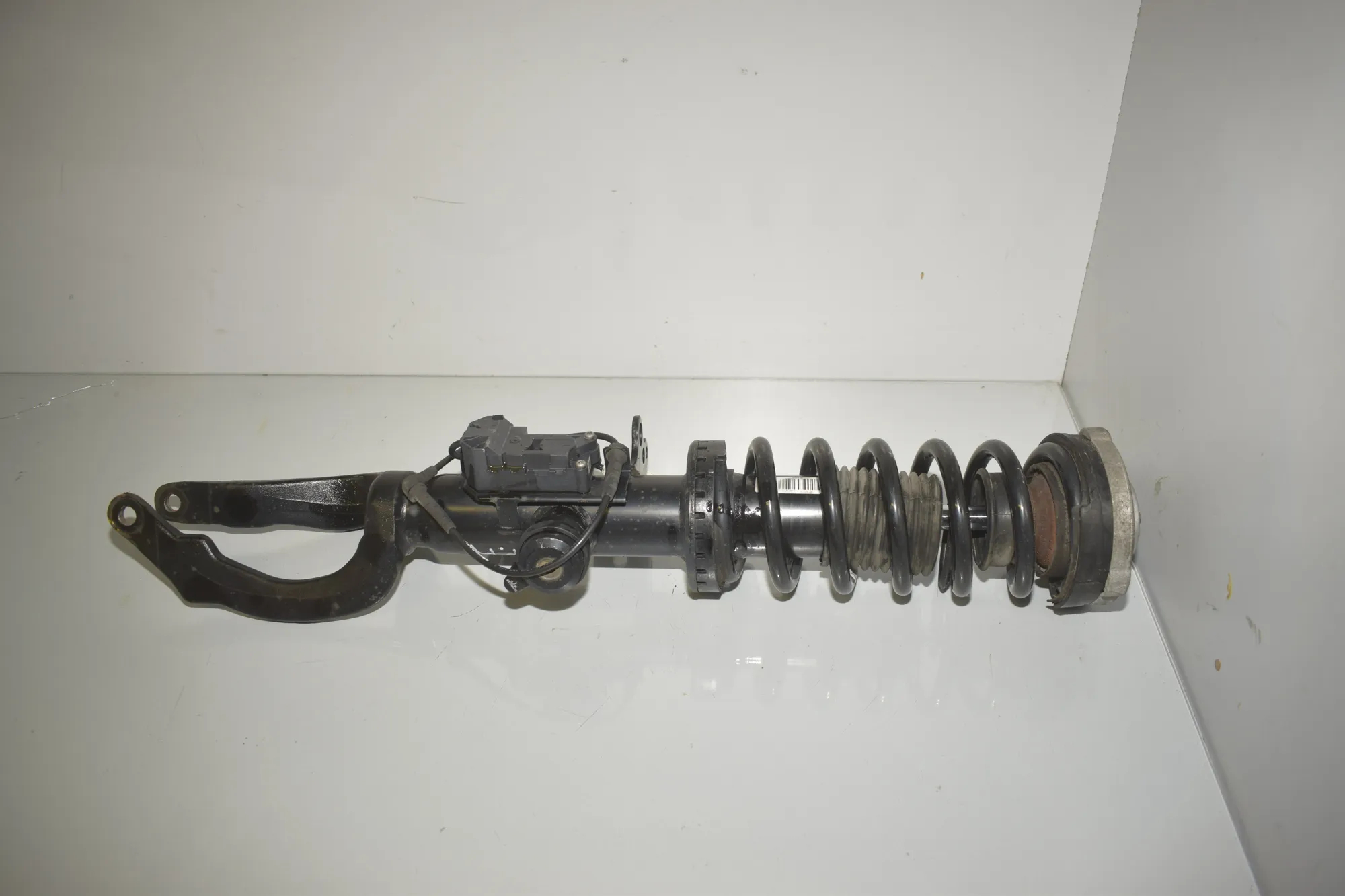 Front Left Shock Absorber – OEM 6856983 · BMW 5 Touring (F11) M 550 d xDrive 2014