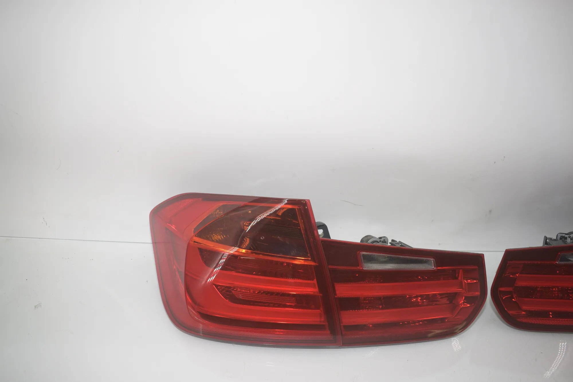 Rear Tail Light Set – OEM 7259894 · BMW 3 (F30, F80) BMW 3 (F30, F80) 320 i 2012 – 6
