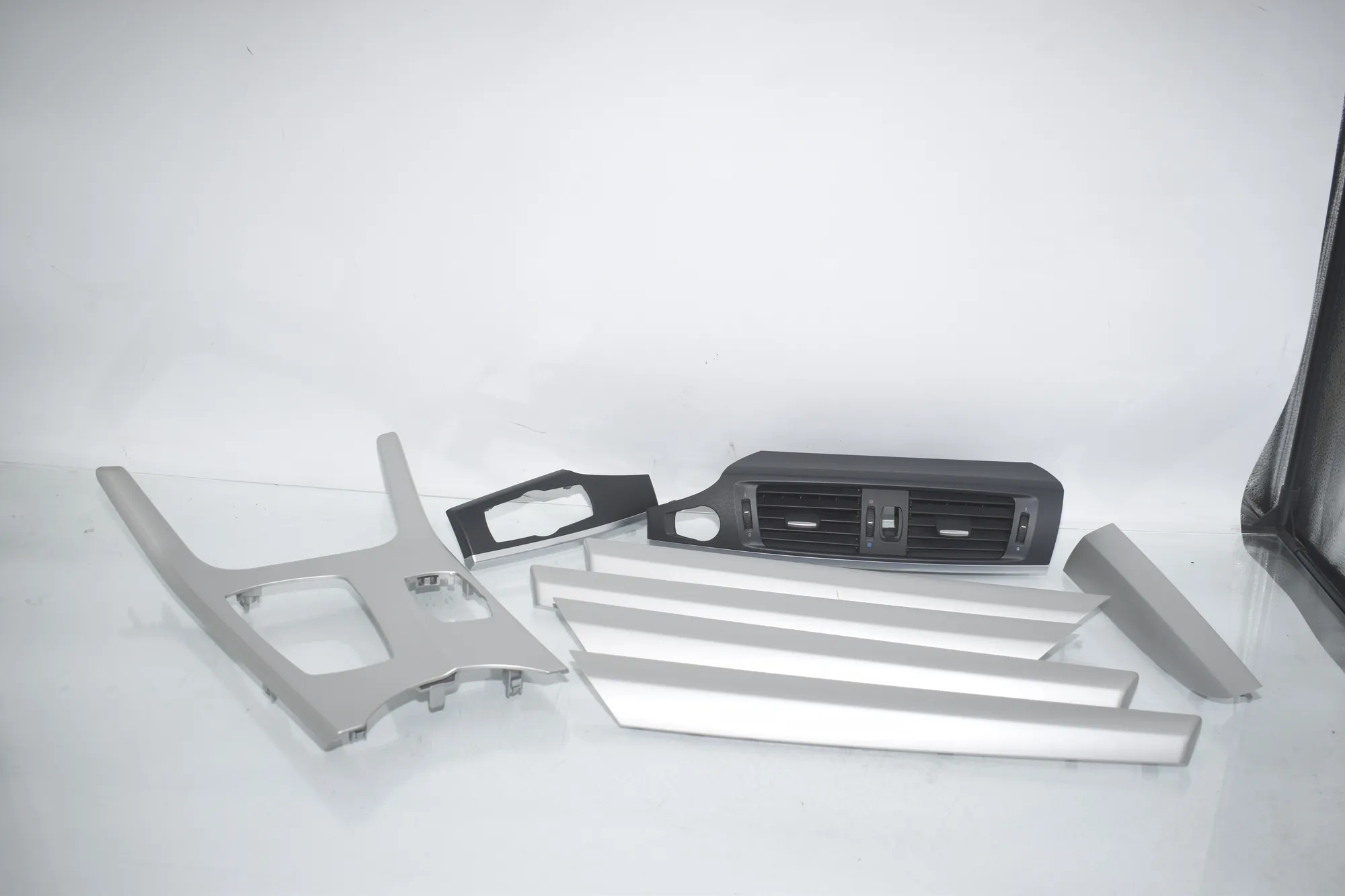 Interior Trim Strips Kit – OEM 9184481 · BMW X3 (F25) BMW X3 (F25) xDrive 20 d 2011