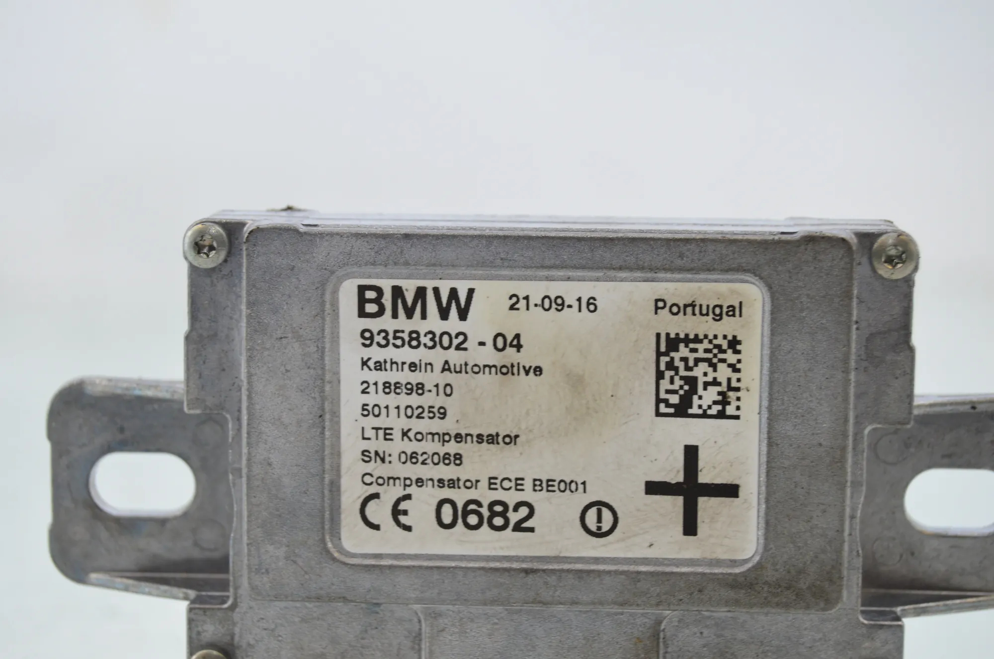 Antenna Amplifier – OEM 9358302 · BMW 7 (G11, G12) 750 d, Ld xDrive 2016 – 4