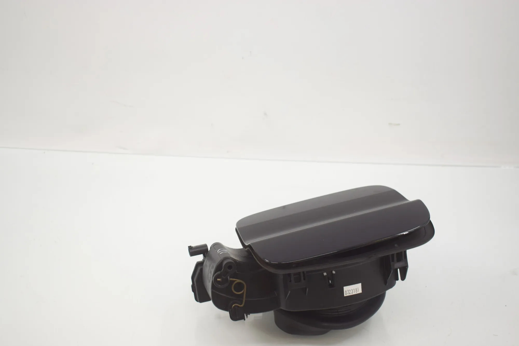 Fuel Tank Flap Cap – OEM 7297904 · BMW X5 (F15, F85) M 2018 – 3