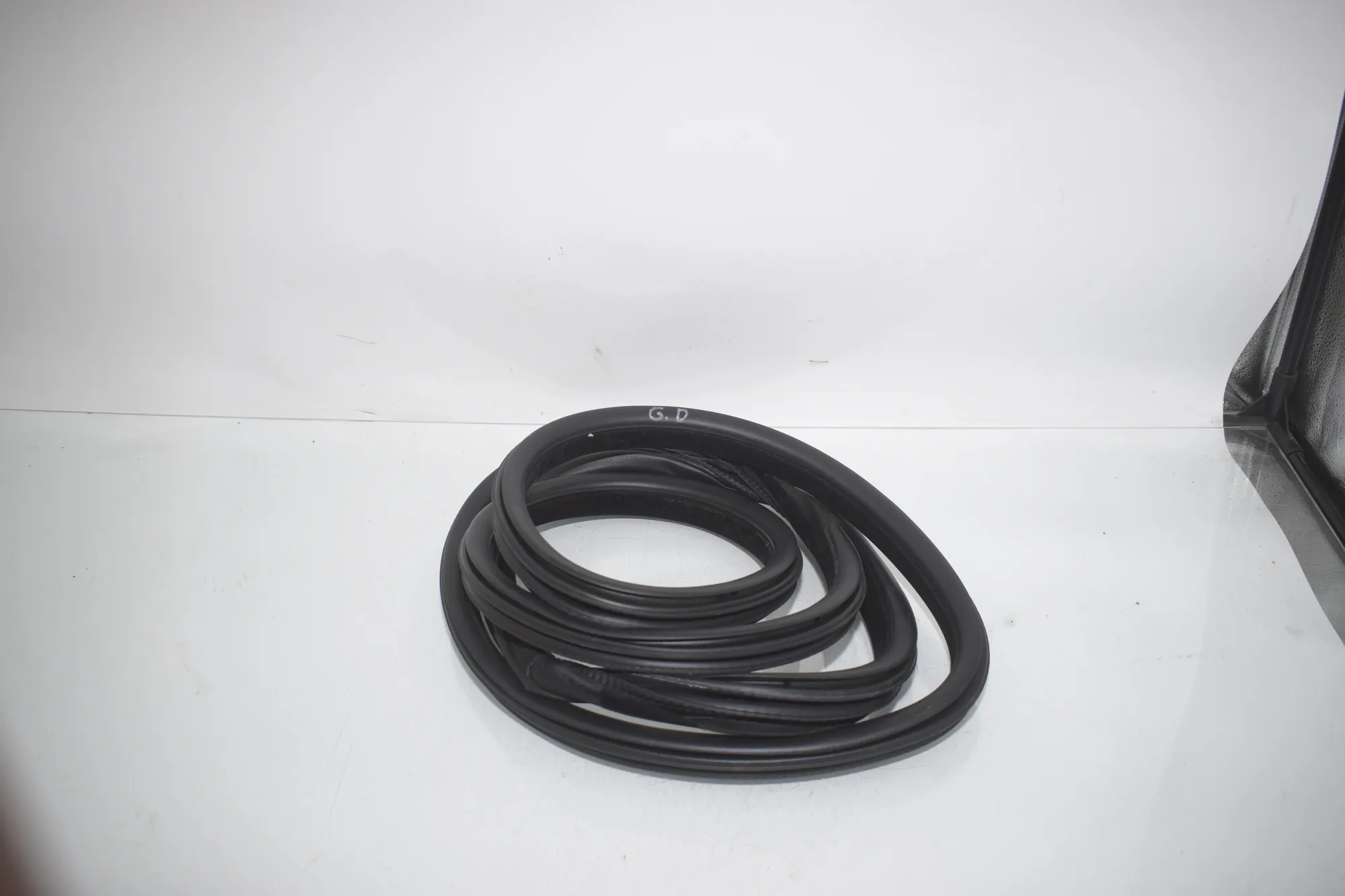 Rear Right Door Seal Rubber – OEM 7289689 · BMW X5 (F15, F85) M 2018