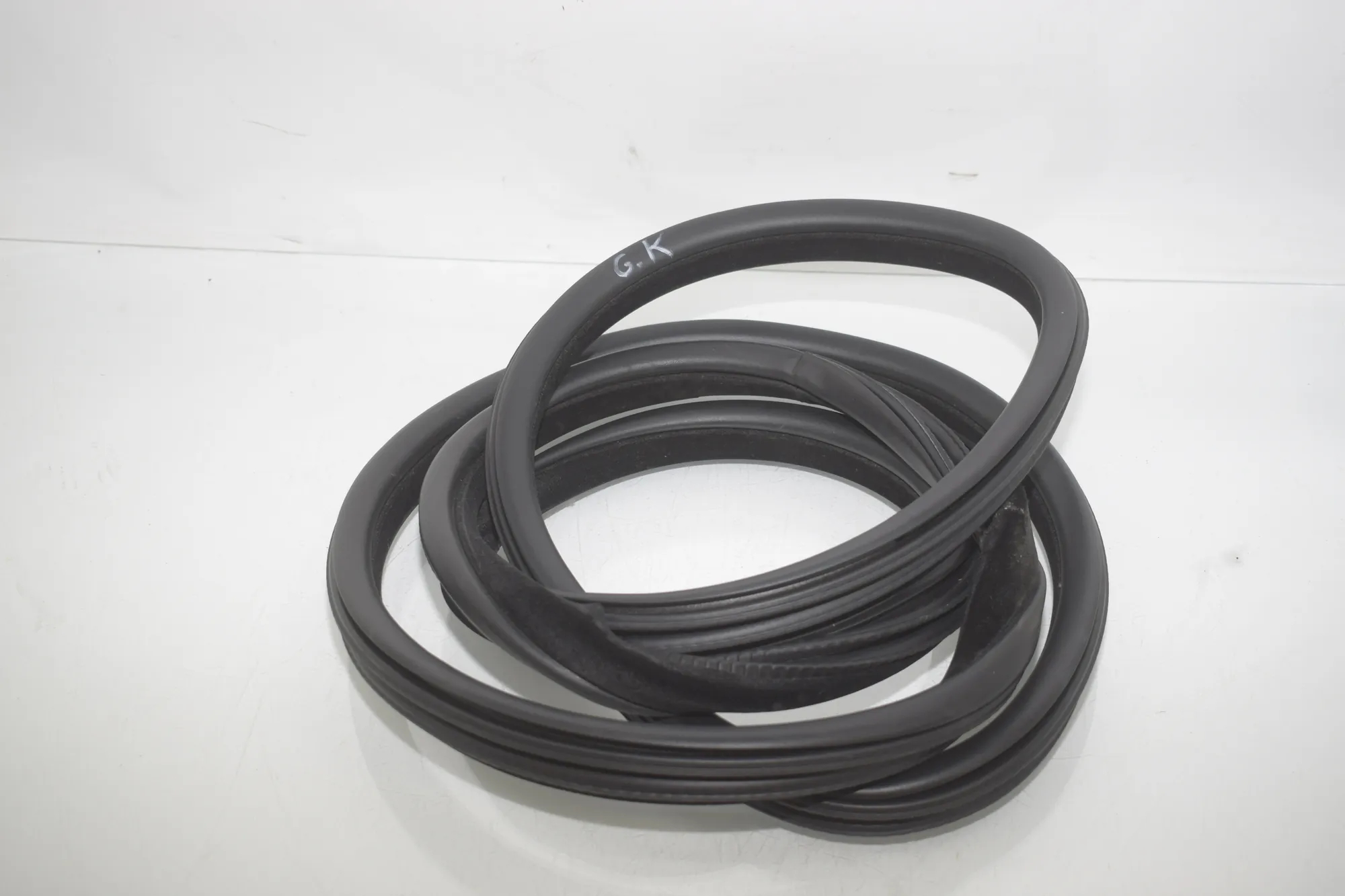 Rear Left Door Seal Rubber – OEM 7289689 · BMW X5 (F15, F85) M 2018
