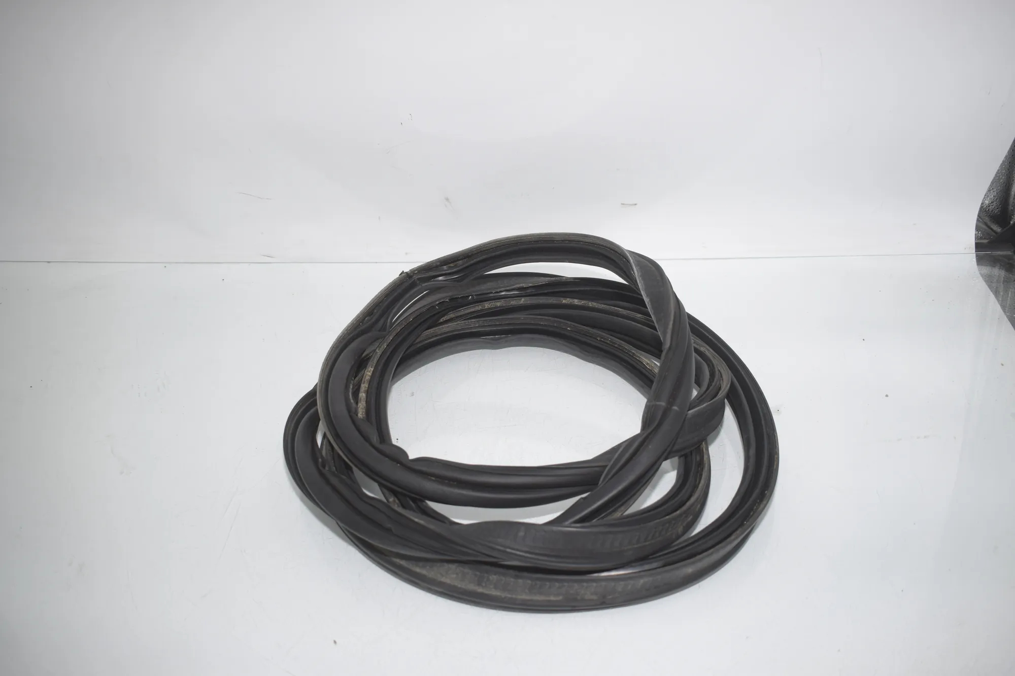 Tailgate Rubber Seal – OEM 7385847 · BMW X5 (F15, F85) M 2018