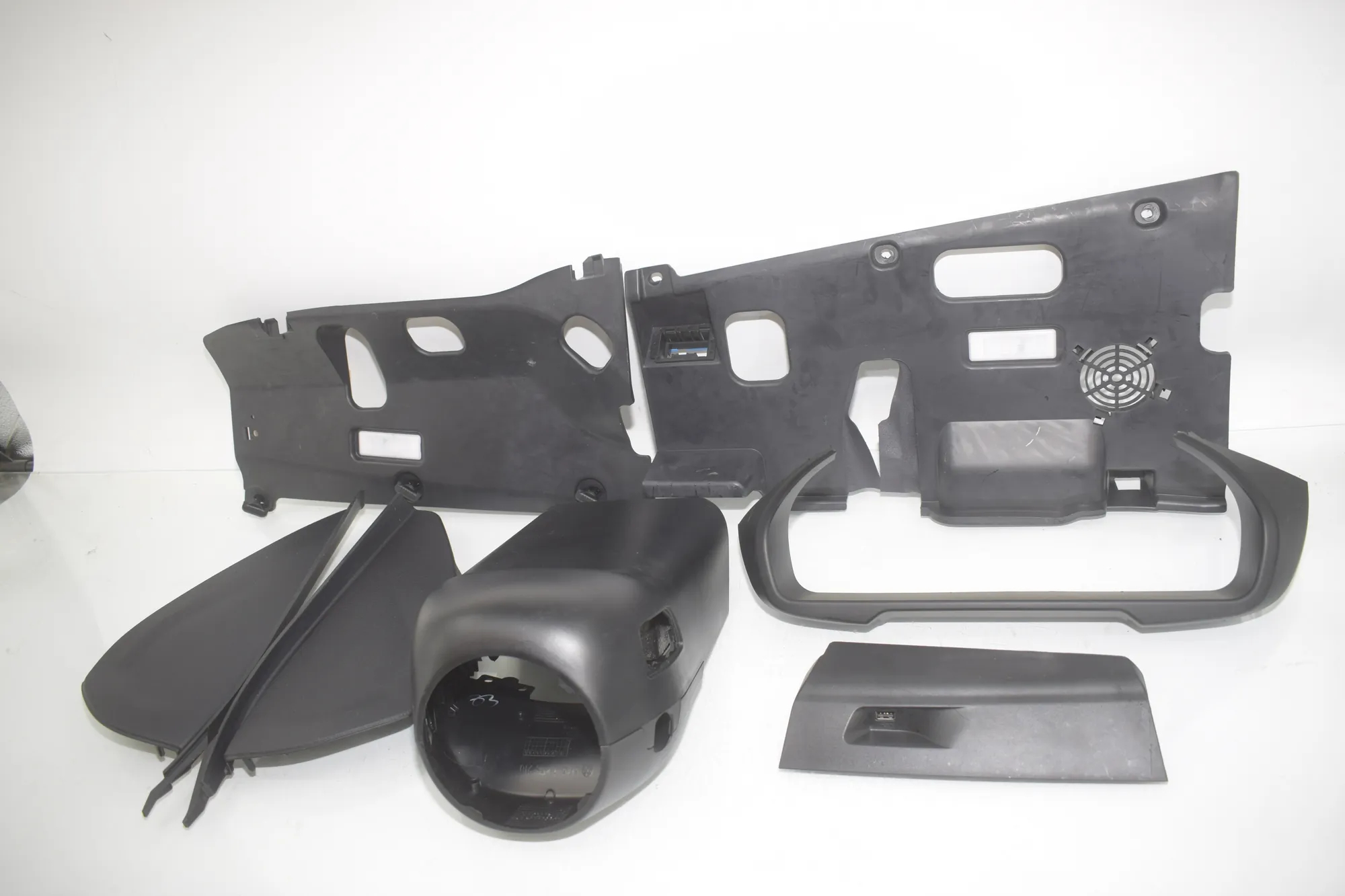 Dashboard Trim – OEM 6814701 · BMW X5 (F15, F85) M 2018 – 3