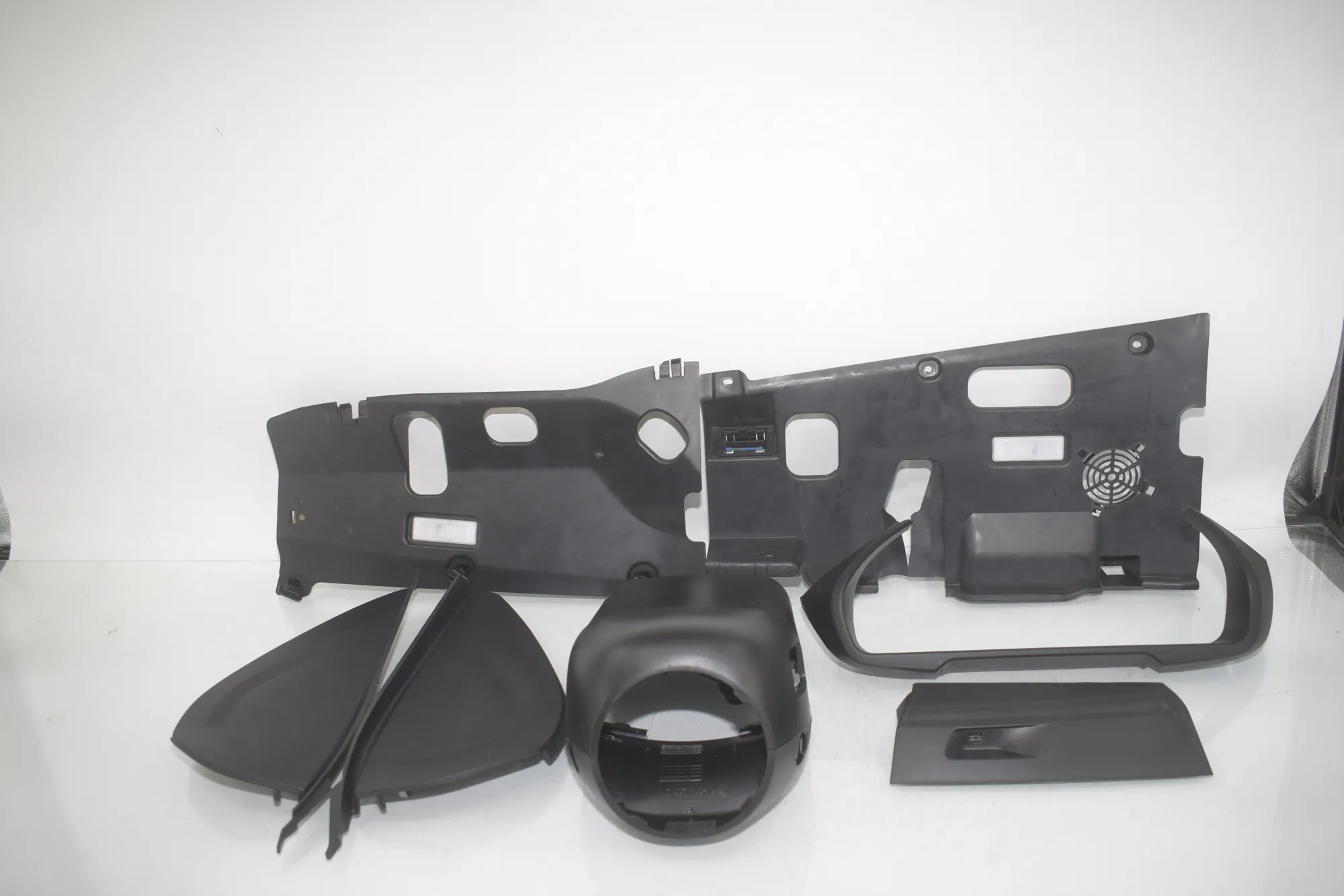 Dashboard Trim – OEM 6814701 · BMW X5 (F15, F85) M 2018 – 2