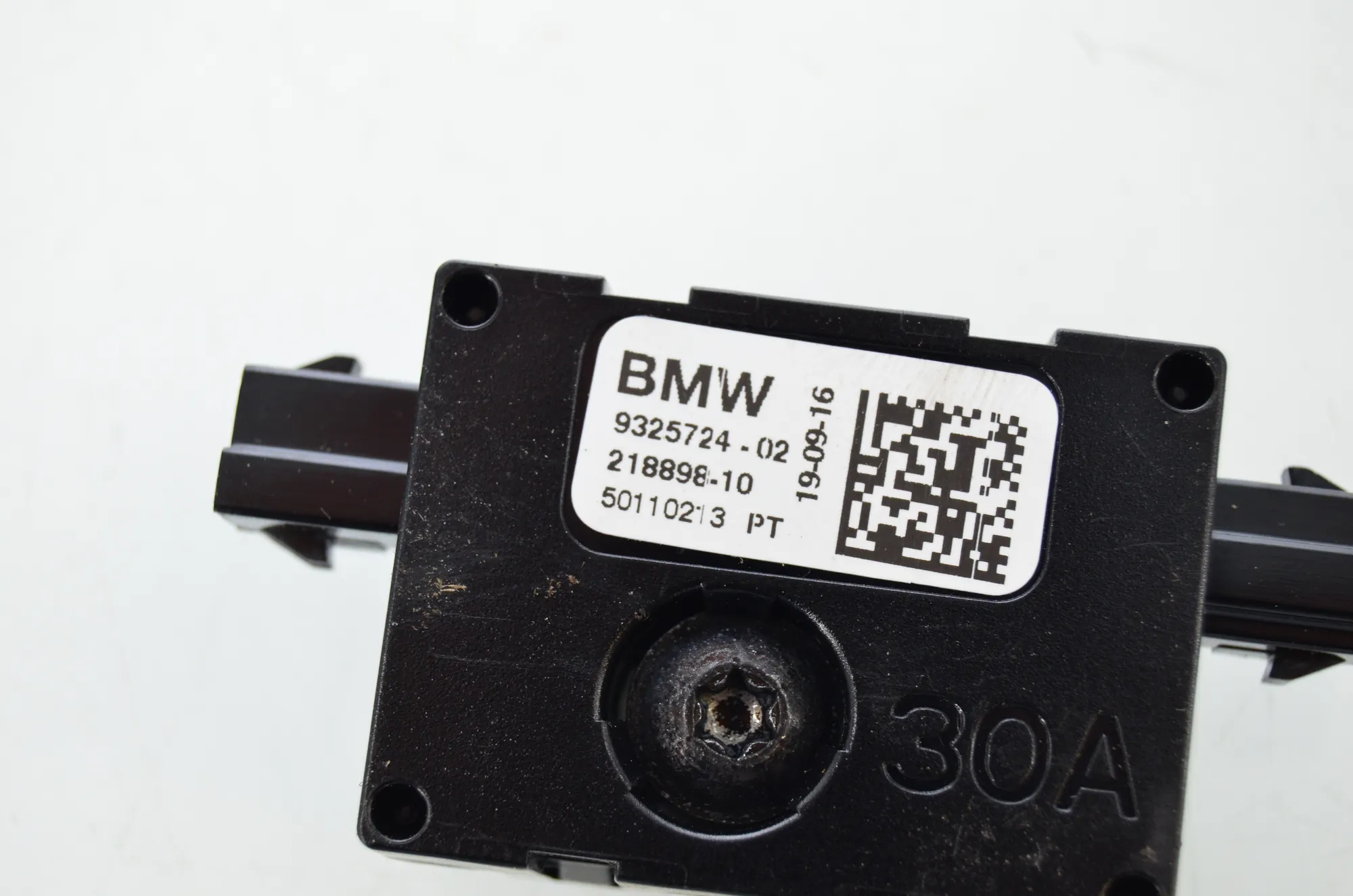 Antenna – OEM 9384054 · BMW 7 (G11, G12) 750 d, Ld xDrive 2016 – 9