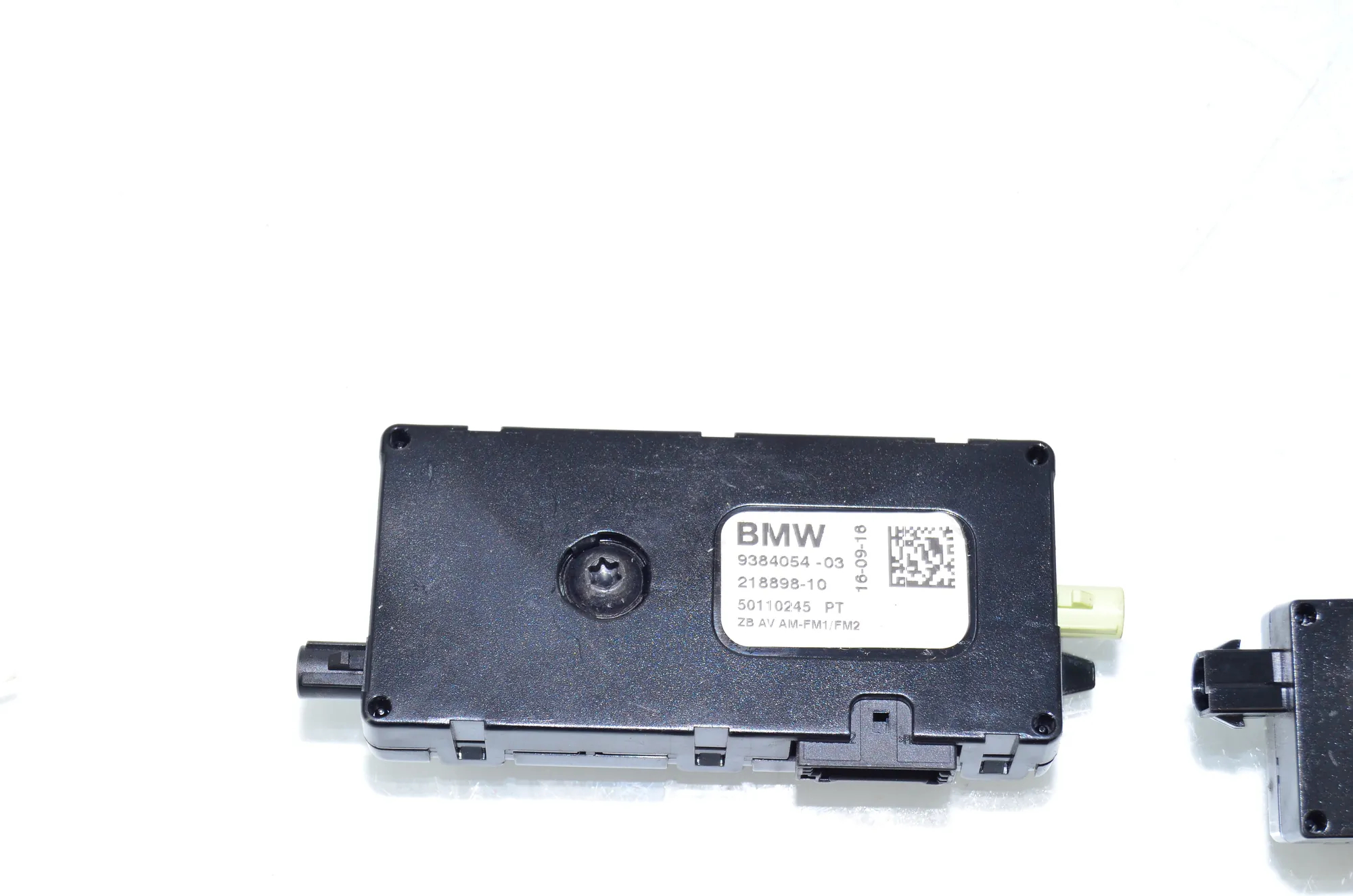Antenna – OEM 9384054 · BMW 7 (G11, G12) 750 d, Ld xDrive 2016 – 2