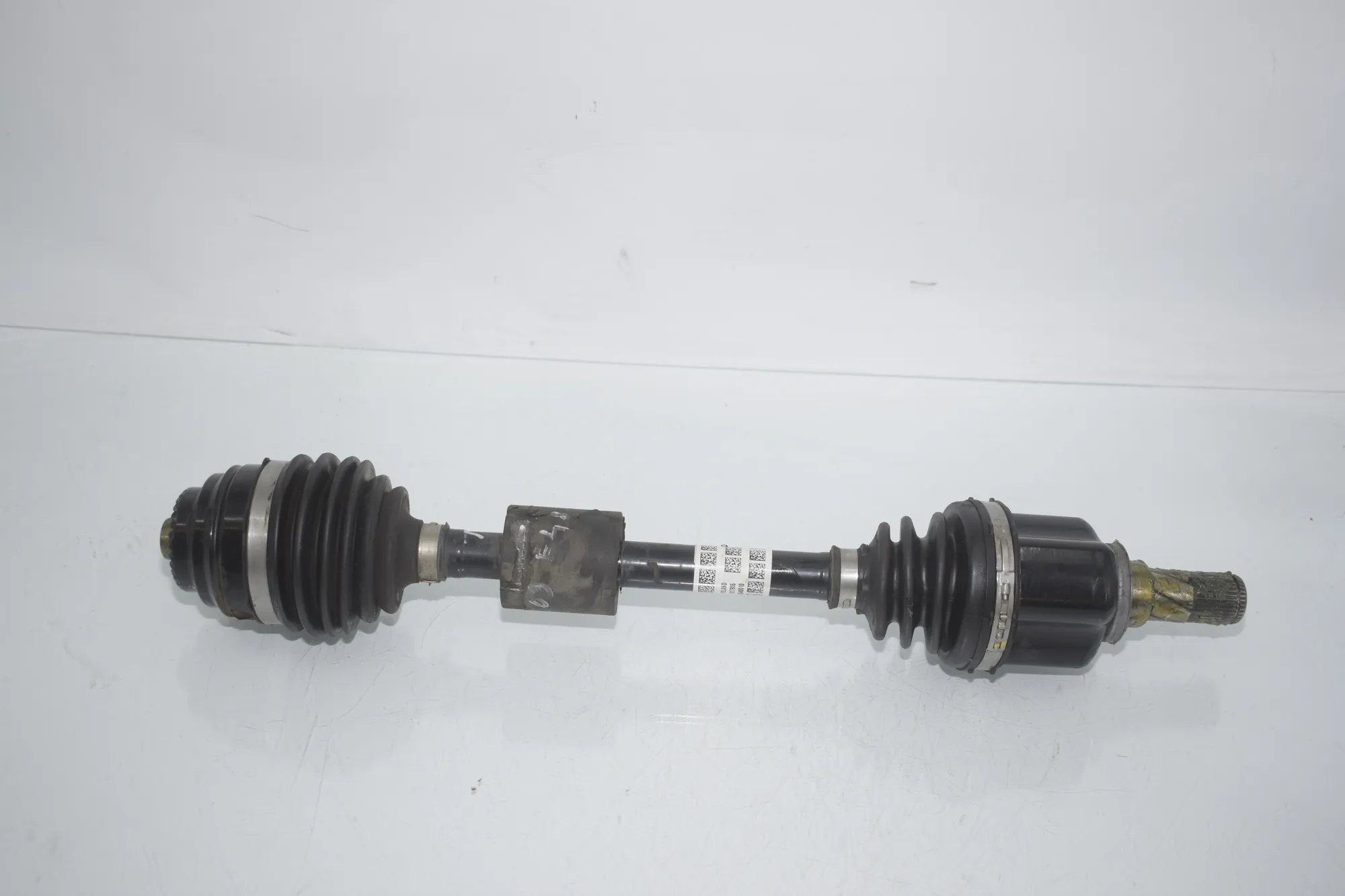 Front Left Driveshaft – OEM 8643363 · BMW X1 (F48) sDrive 18 i 2018