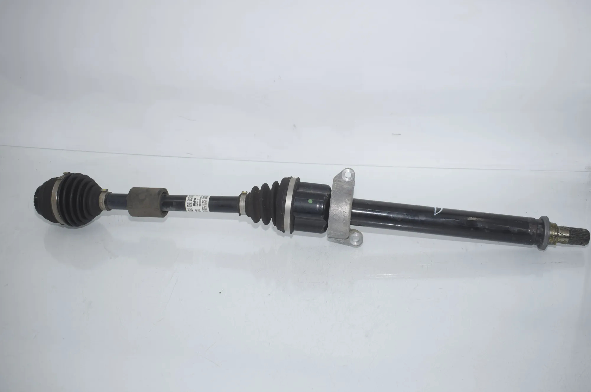 Front Right Driveshaft – OEM 8643364 · BMW X1 (F48) sDrive 18 i 2018