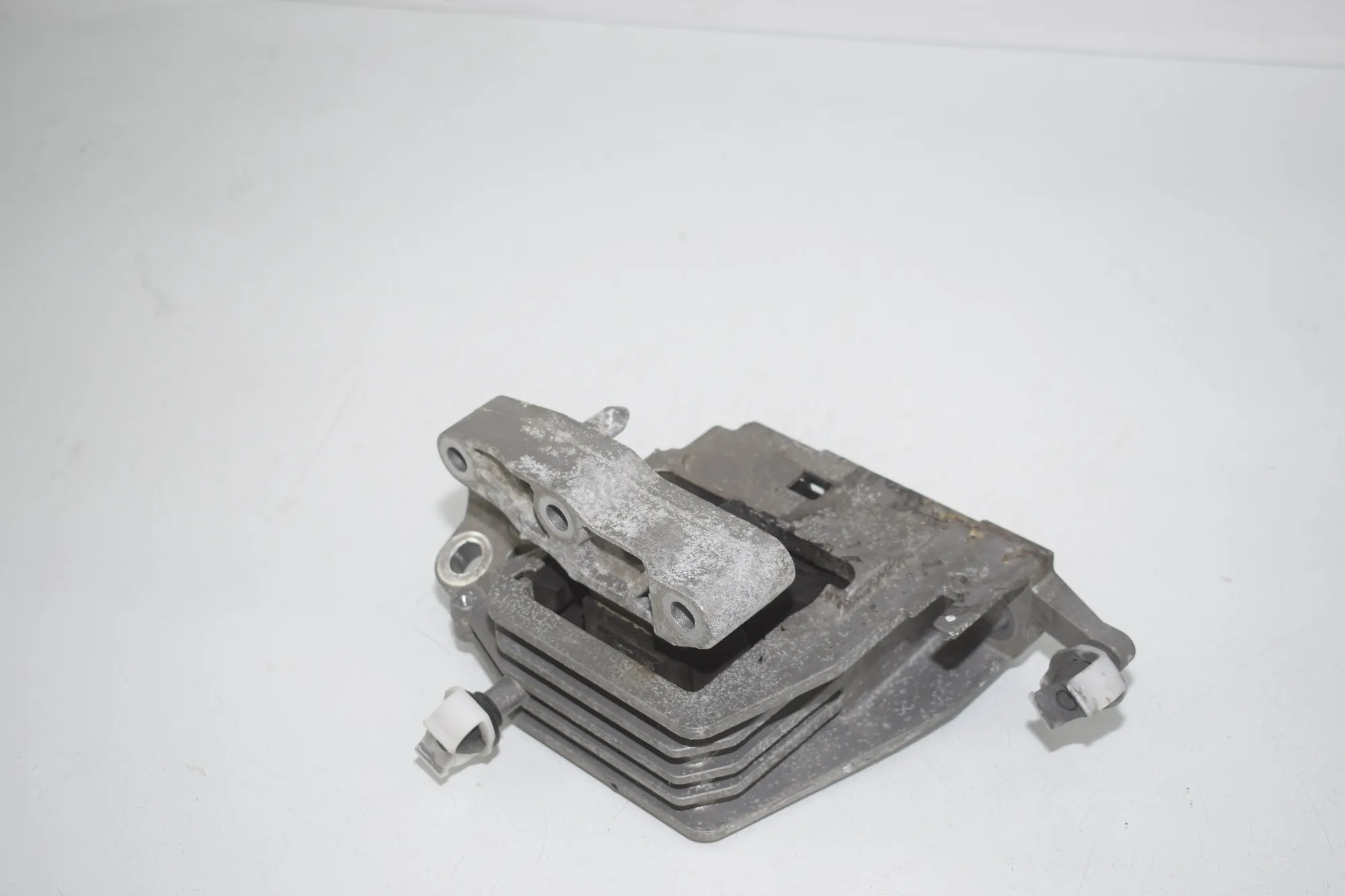 Right Side Engine Mount – OEM 6875628 · BMW X1 (F48) sDrive 18 i 2018 – 3