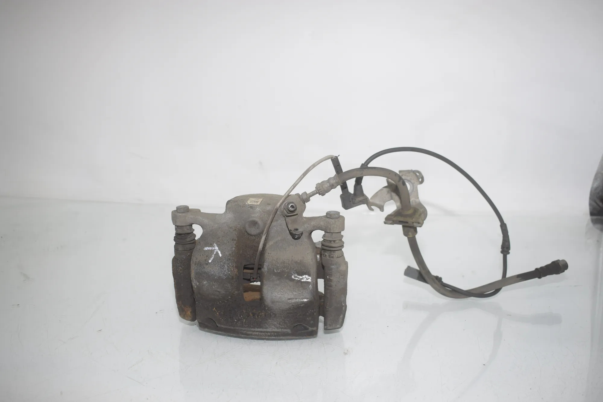 Front Left Brake Caliper – OEM 6860265 · BMW X1 (F48) sDrive 18 i 2018 – 2