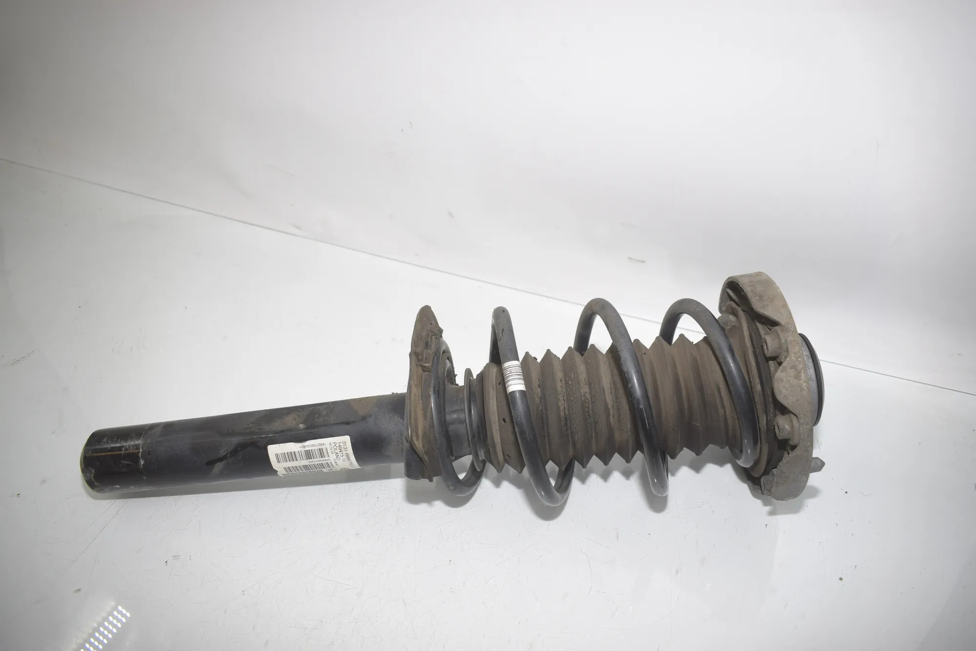 Front Right Shock Absorber – OEM 6886752 · BMW X1 (F48) sDrive 18 i 2018 – 2