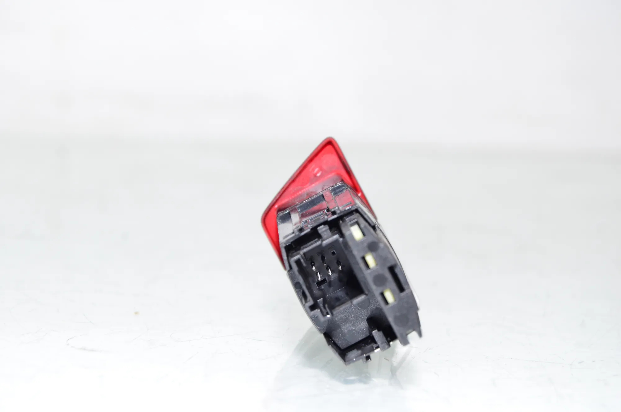Hazard Button – OEM 9383535 · BMW 7 (G11, G12) 750 d, Ld xDrive 2016 – 3