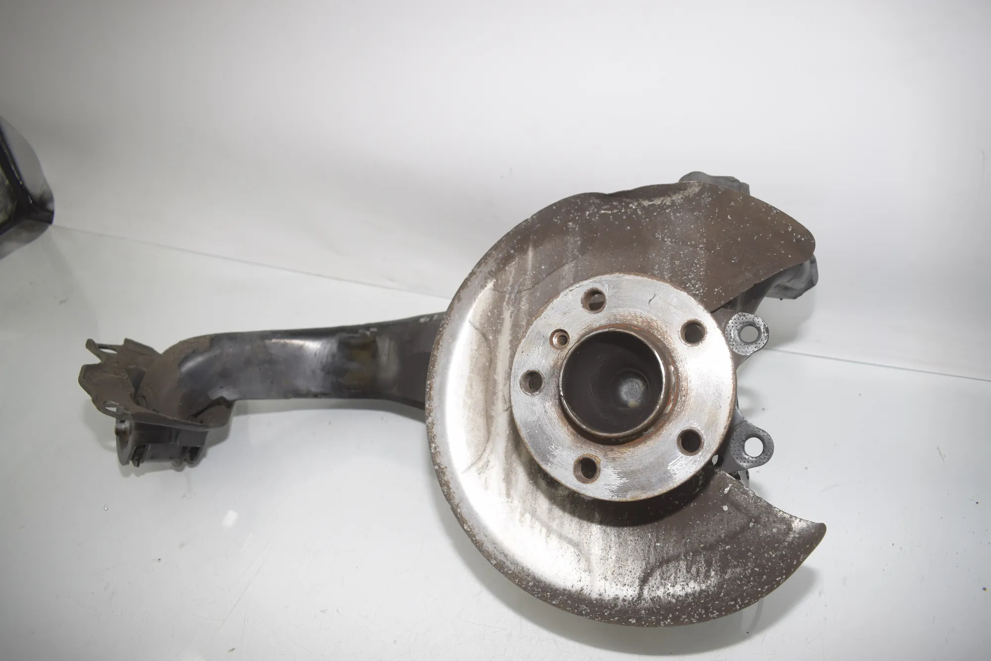 Rear Right Wheel Hub – OEM 8842880 · BMW X1 (F48) sDrive 18 i 2018 – 4