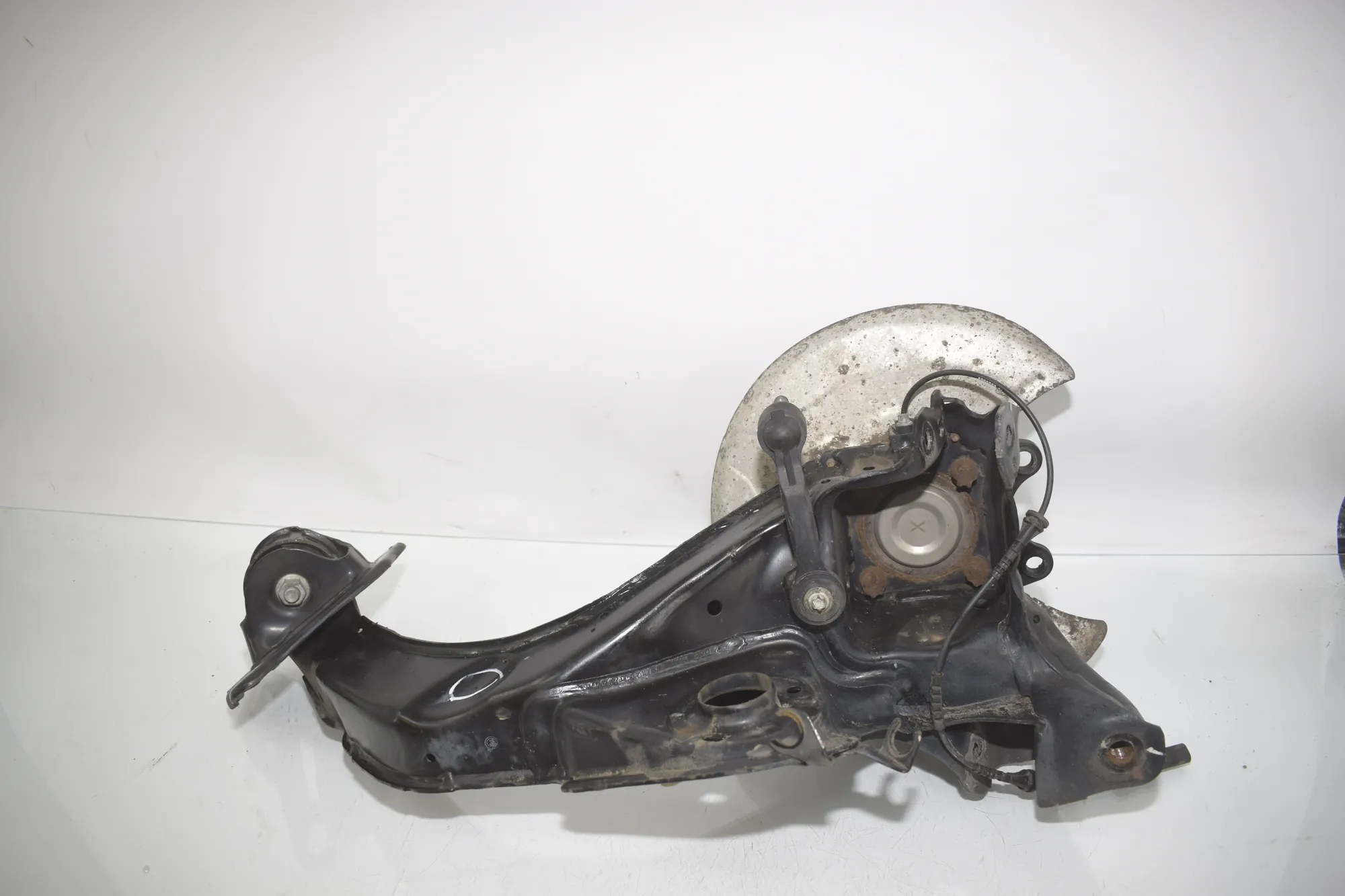 Rear Right Wheel Hub – OEM 8842880 · BMW X1 (F48) sDrive 18 i 2018 – 2