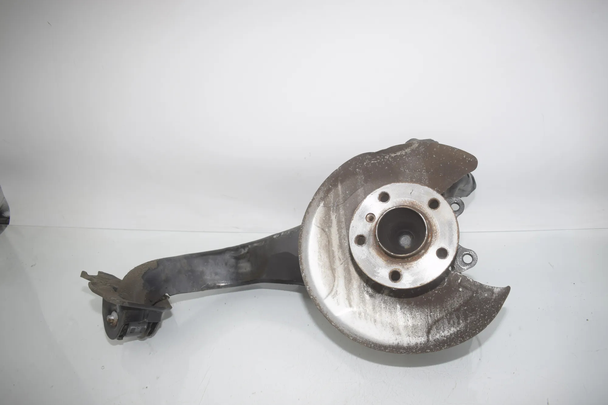 Rear Right Wheel Hub – OEM 8842880 · BMW X1 (F48) sDrive 18 i 2018 – 3