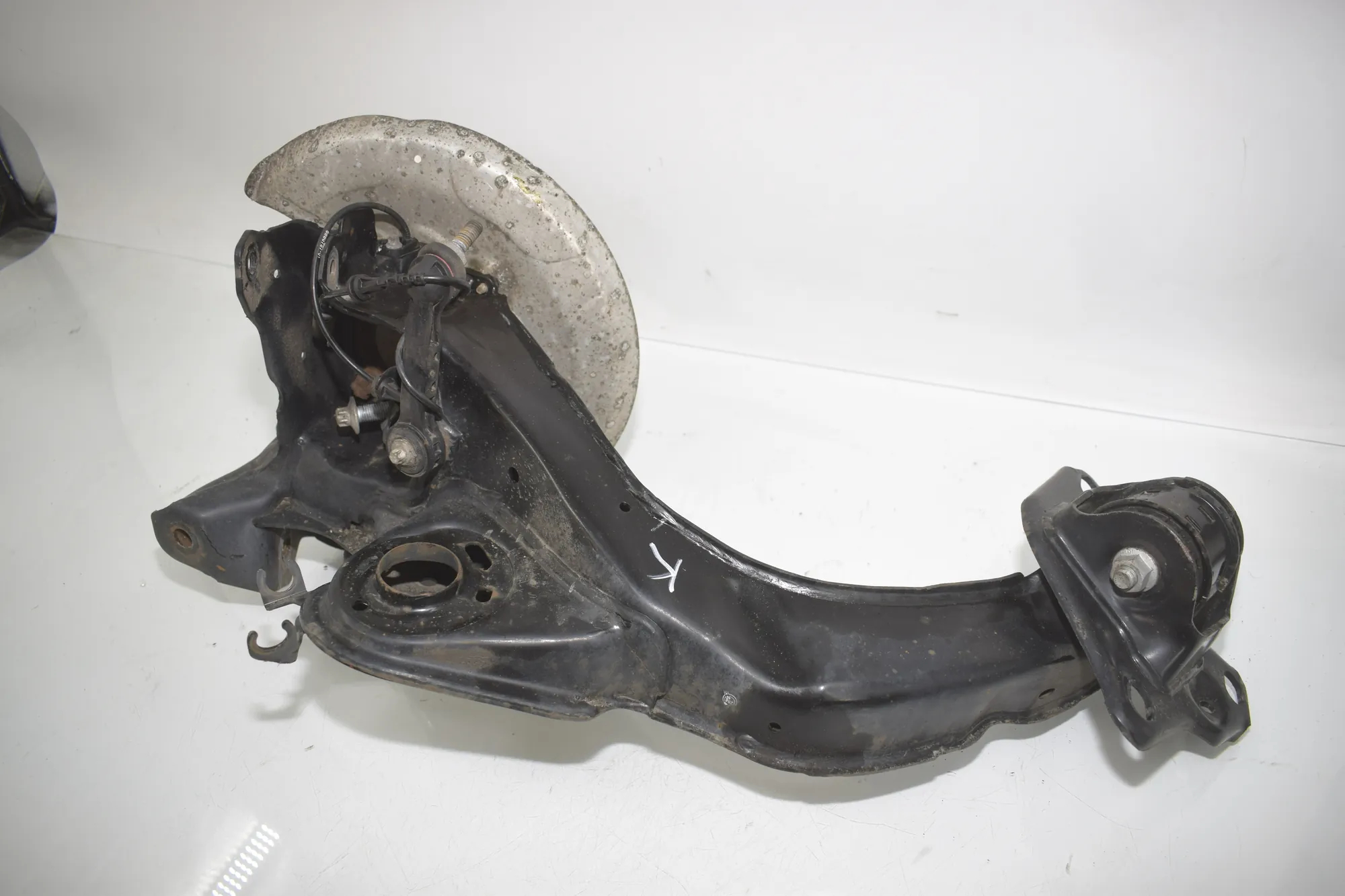 Rear Left Wheel Hub Spindle – OEM 8842879 · BMW X1 (F48) sDrive 18 i 2018 – 2