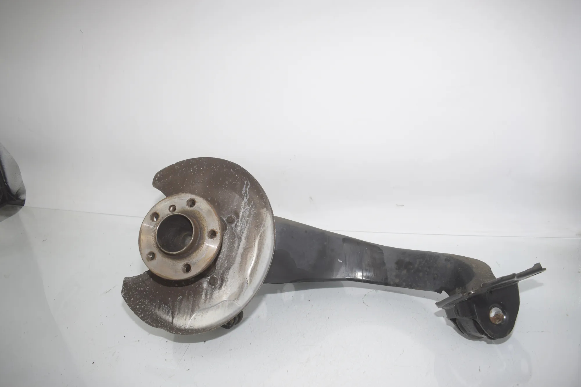 Rear Left Wheel Hub Spindle – OEM 8842879 · BMW X1 (F48) sDrive 18 i 2018 – 4