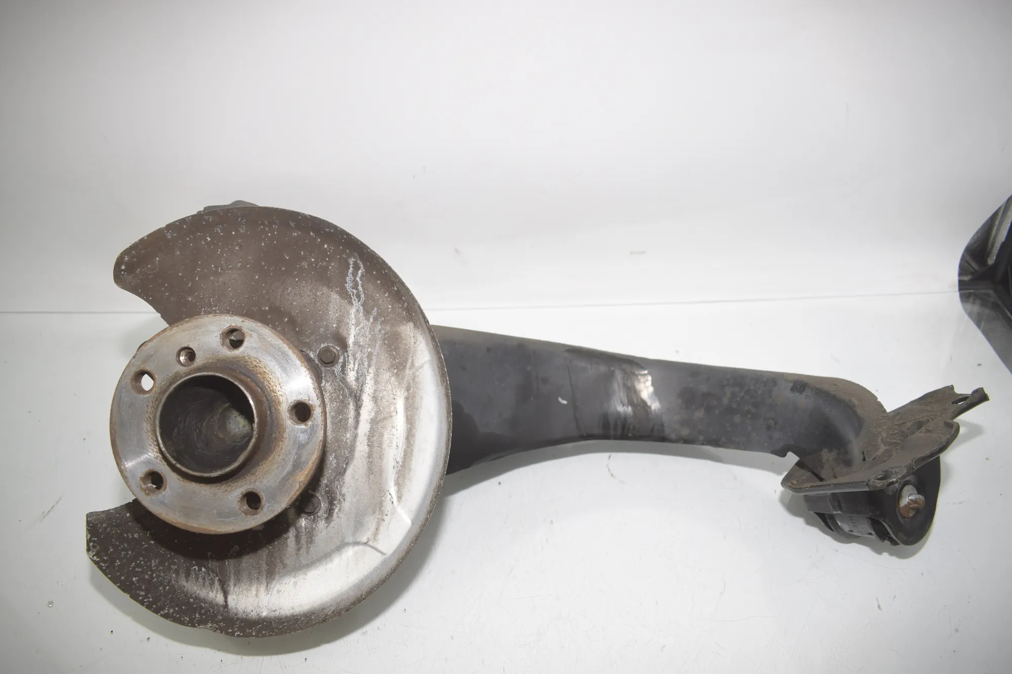 Rear Left Wheel Hub Spindle – OEM 8842879 · BMW X1 (F48) sDrive 18 i 2018 – 5
