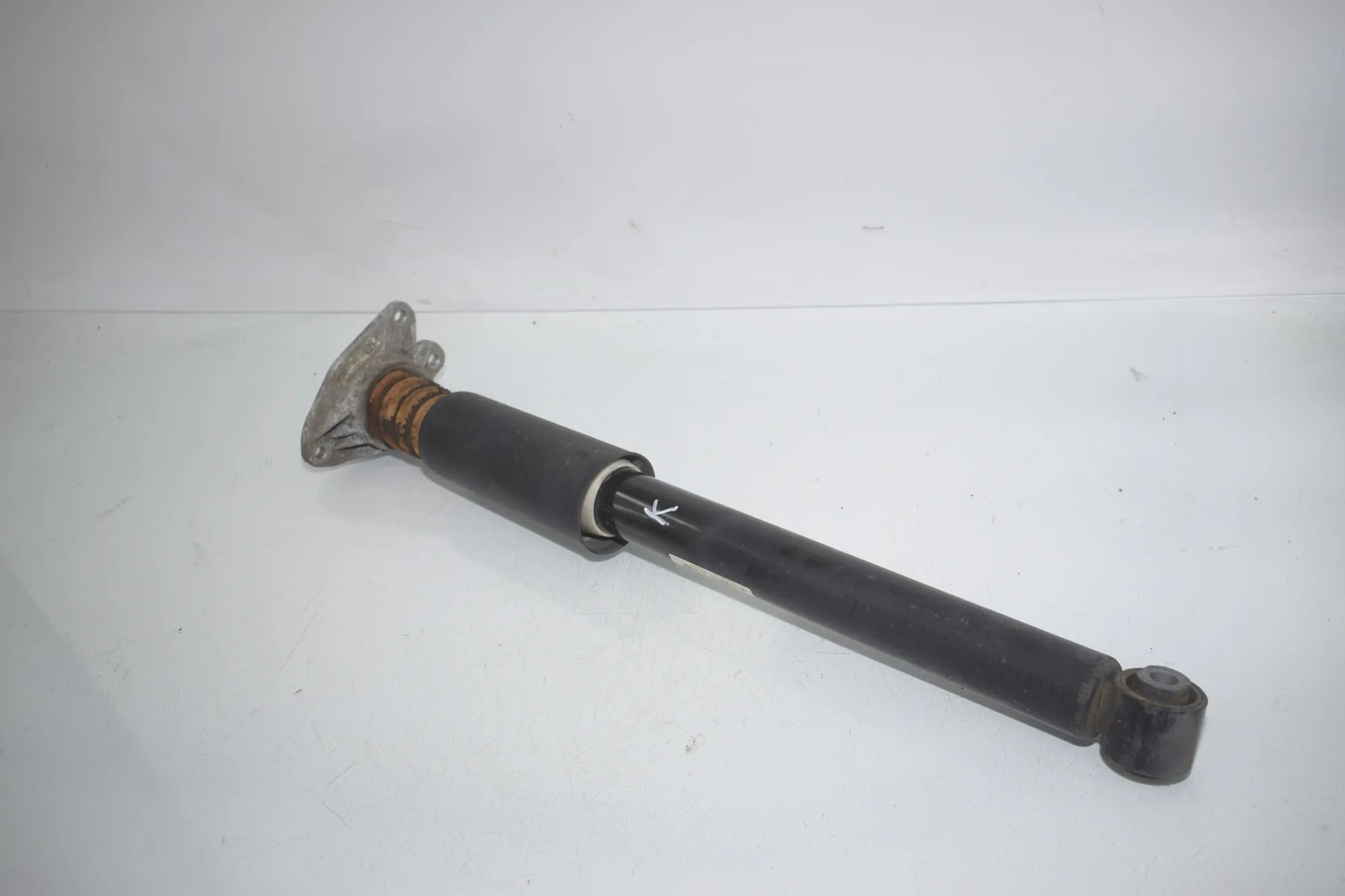 Rear Left Shock Absorber – OEM 6886760 · BMW X1 (F48) sDrive 18 i 2018 – 3