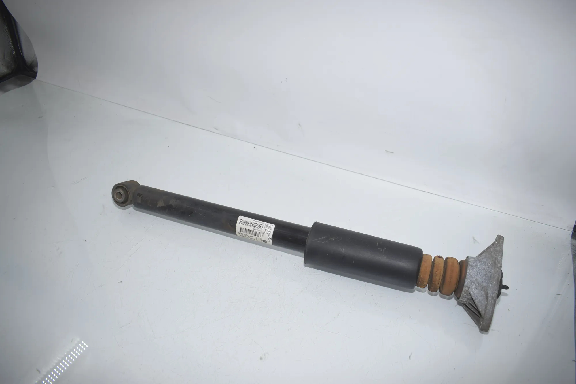 Rear Left Shock Absorber – OEM 6886760 · BMW X1 (F48) sDrive 18 i 2018 – 2