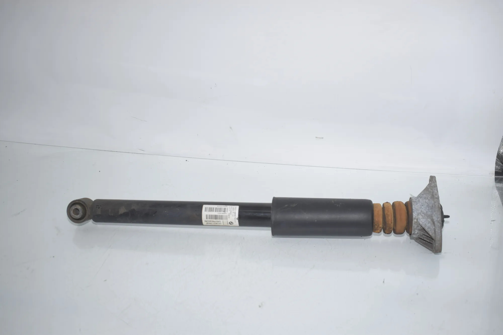Rear Left Shock Absorber – OEM 6886760 · BMW X1 (F48) sDrive 18 i 2018